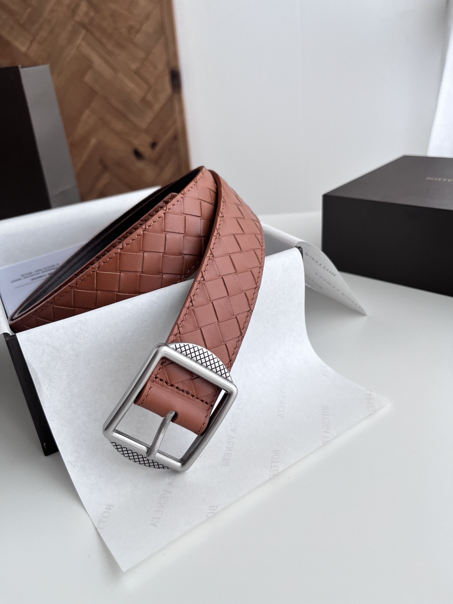 High-End Men’s Belt with Italian Calf Leather and Silver Needle Buttons