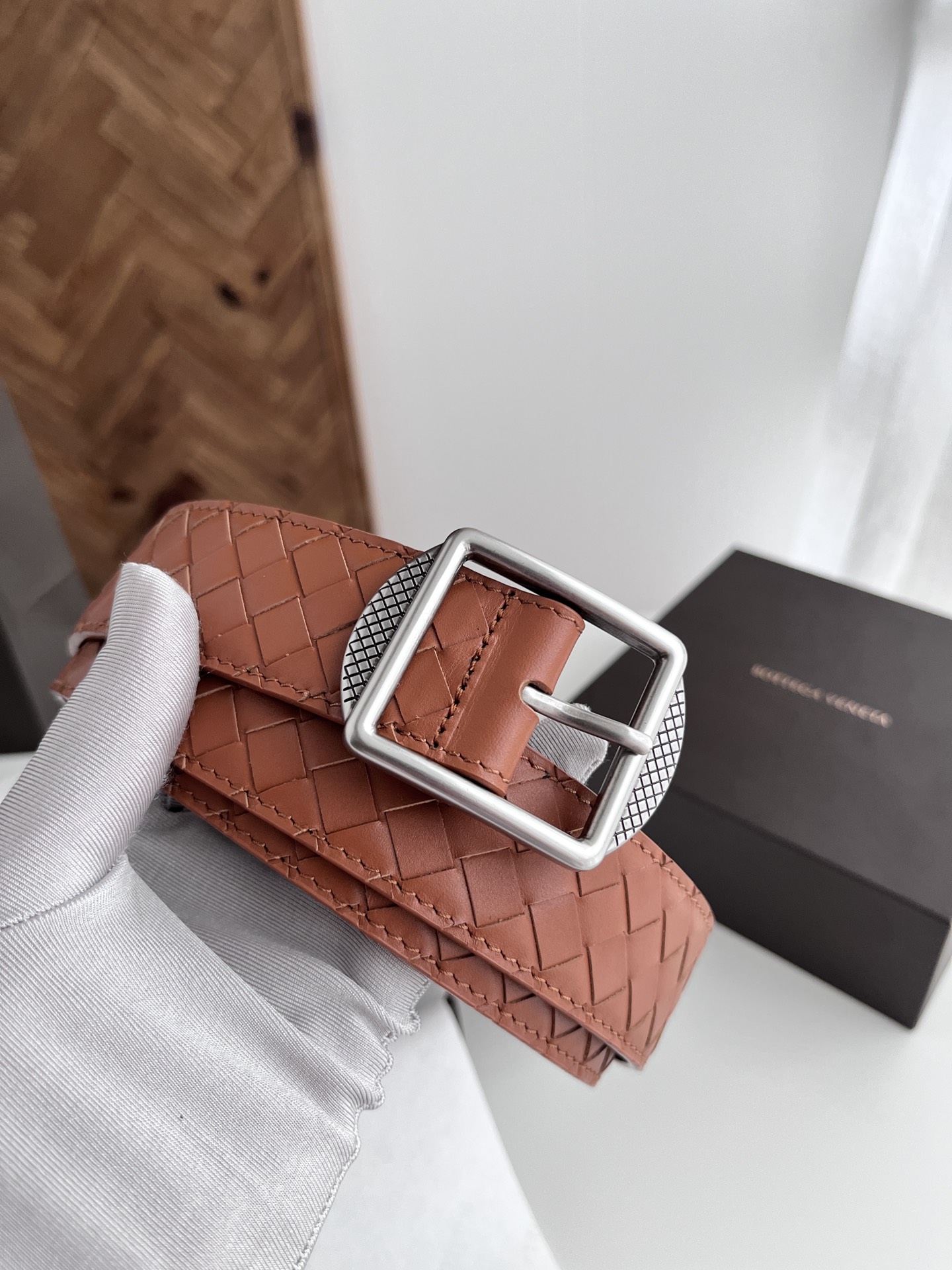 High-End Men’s Belt with Italian Calf Leather and Silver Needle Buttons - 图片 2