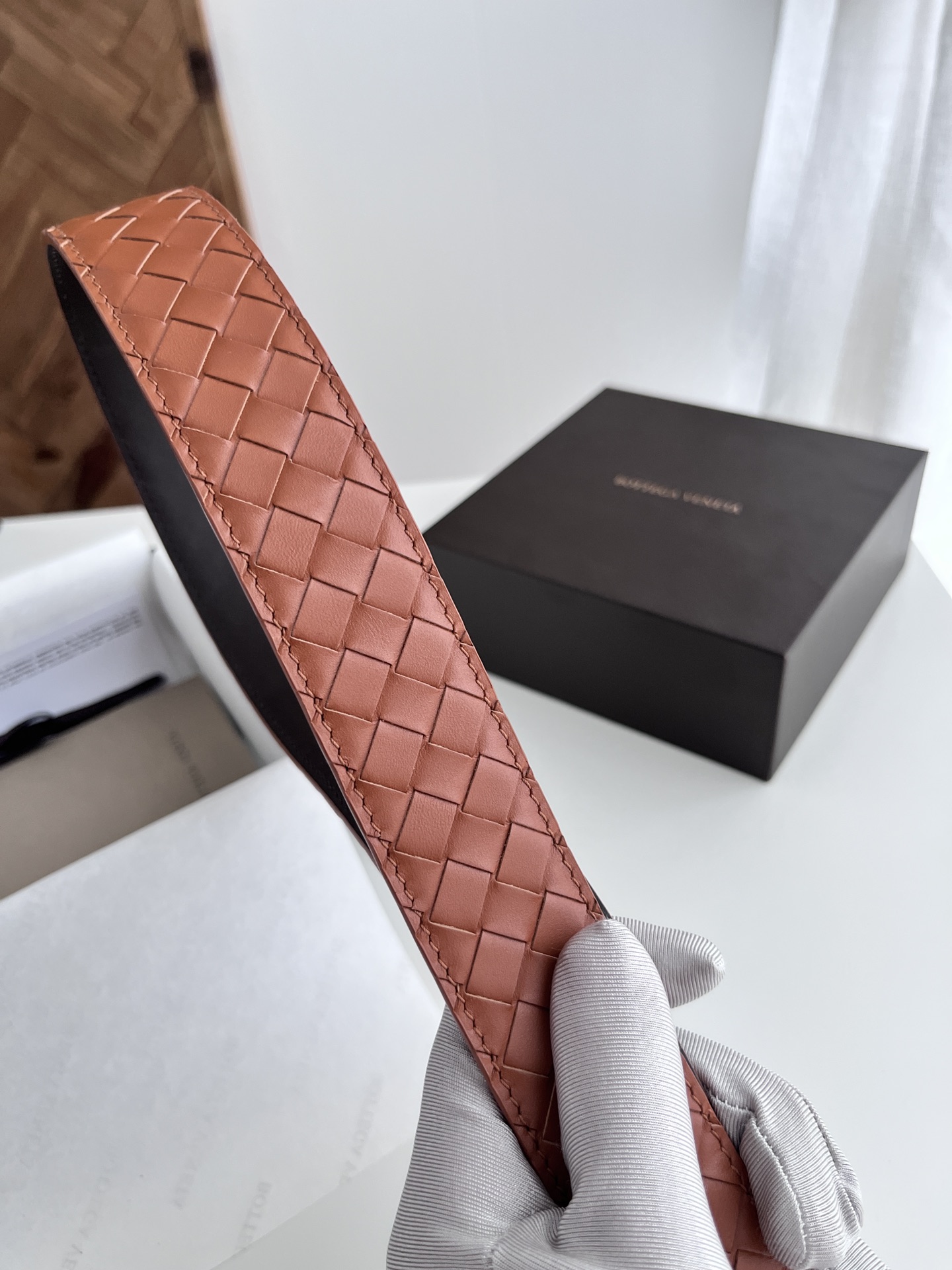 High-End Men’s Belt with Italian Calf Leather and Silver Needle Buttons - 图片 5