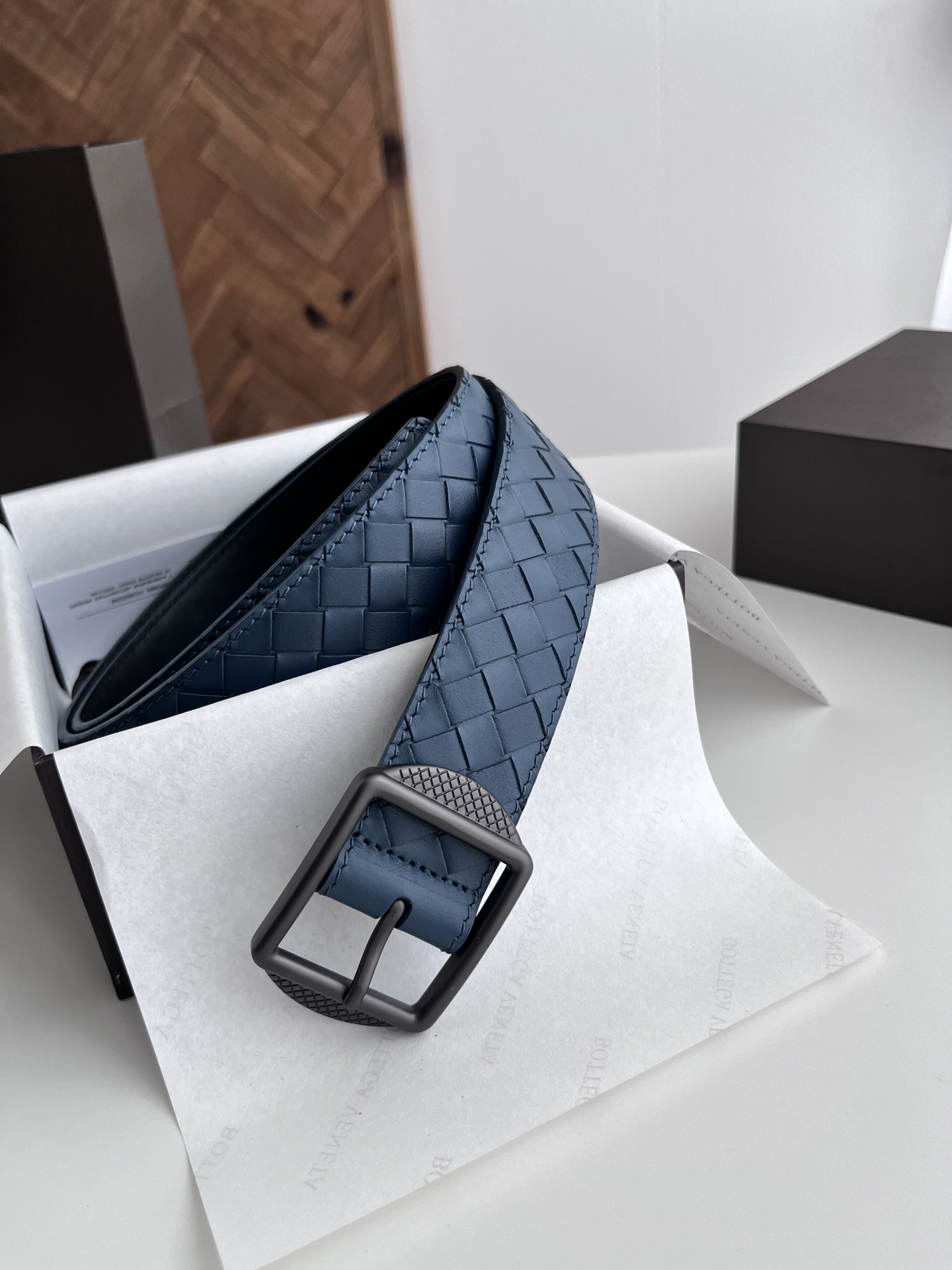 Italian Handmade Leather Belt with Vacuum Pin Buttons for High-End Quality - 图片 1