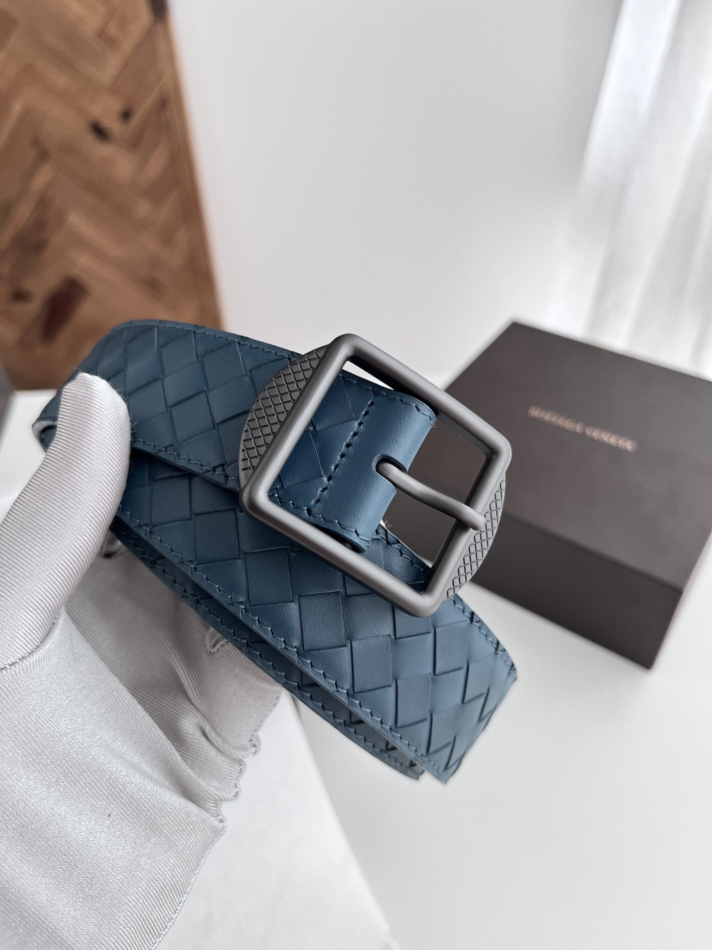 Italian Handmade Leather Belt with Vacuum Pin Buttons for High-End Quality - 图片 2