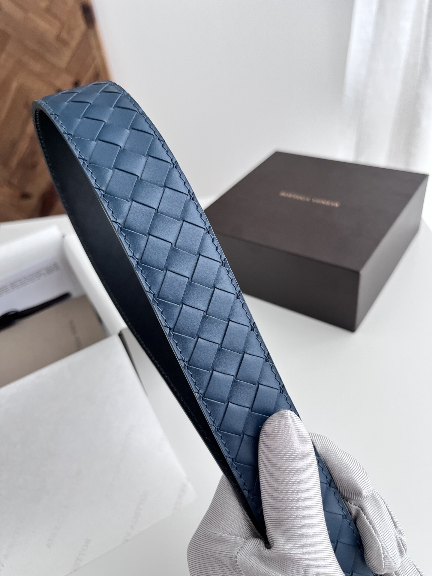 Italian Handmade Leather Belt with Vacuum Pin Buttons for High-End Quality - 图片 5