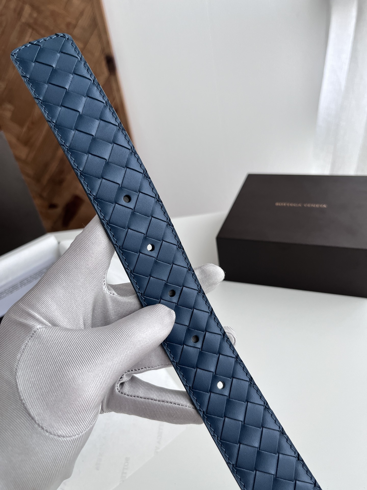 Italian Handmade Leather Belt with Vacuum Pin Buttons for High-End Quality - 图片 6