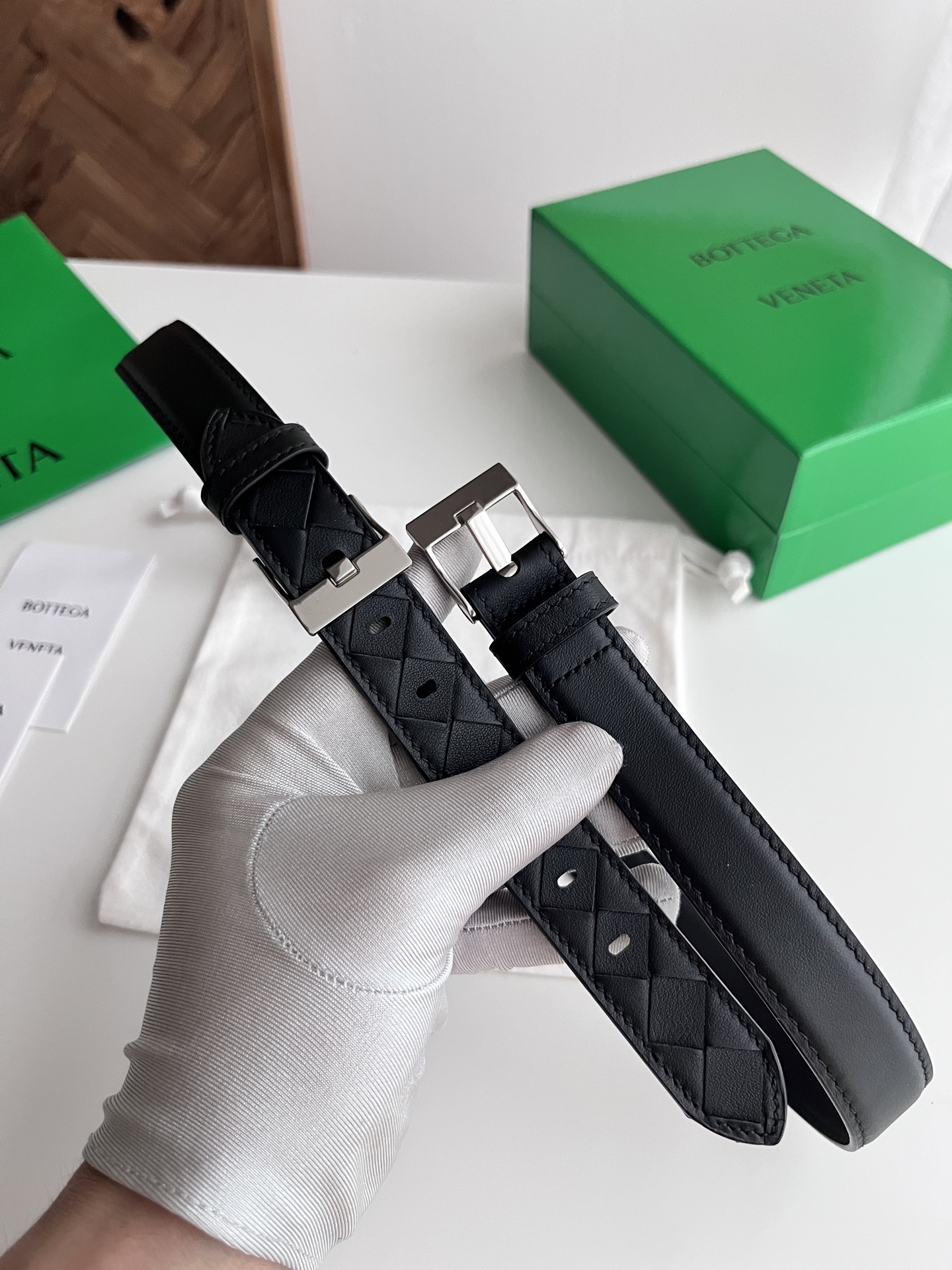 BV 2025新款女士编织➕平纹拼接组合腰带 意大利小牛皮搭配微复古银色表扣设计扣头 宽度2.5cm P200