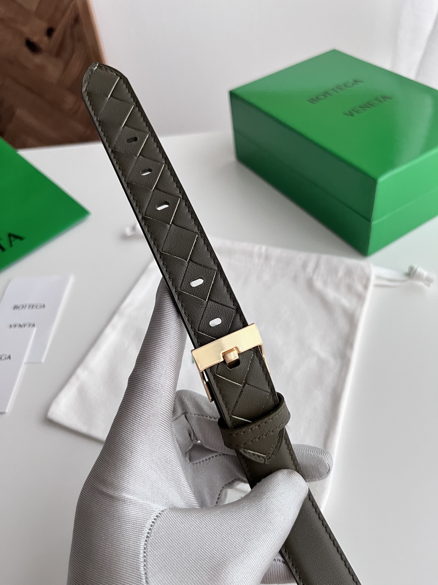 BV 2025新款女士编织➕平纹拼接组合腰带 意大利小牛皮搭配微复古银色表扣设计扣头 宽度2.5cm P200