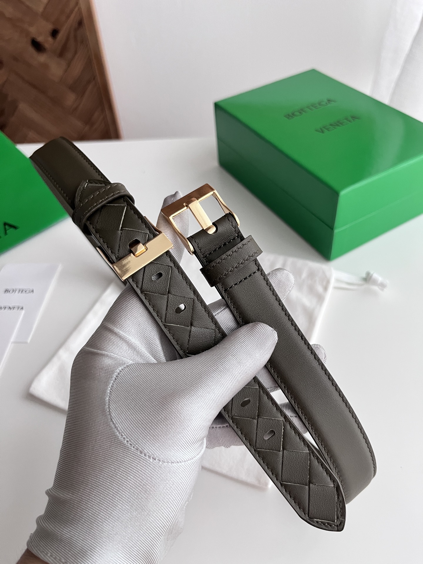 BV 2025新款女士编织➕平纹拼接组合腰带 意大利小牛皮搭配微复古银色表扣设计扣头 宽度2.5cm P200