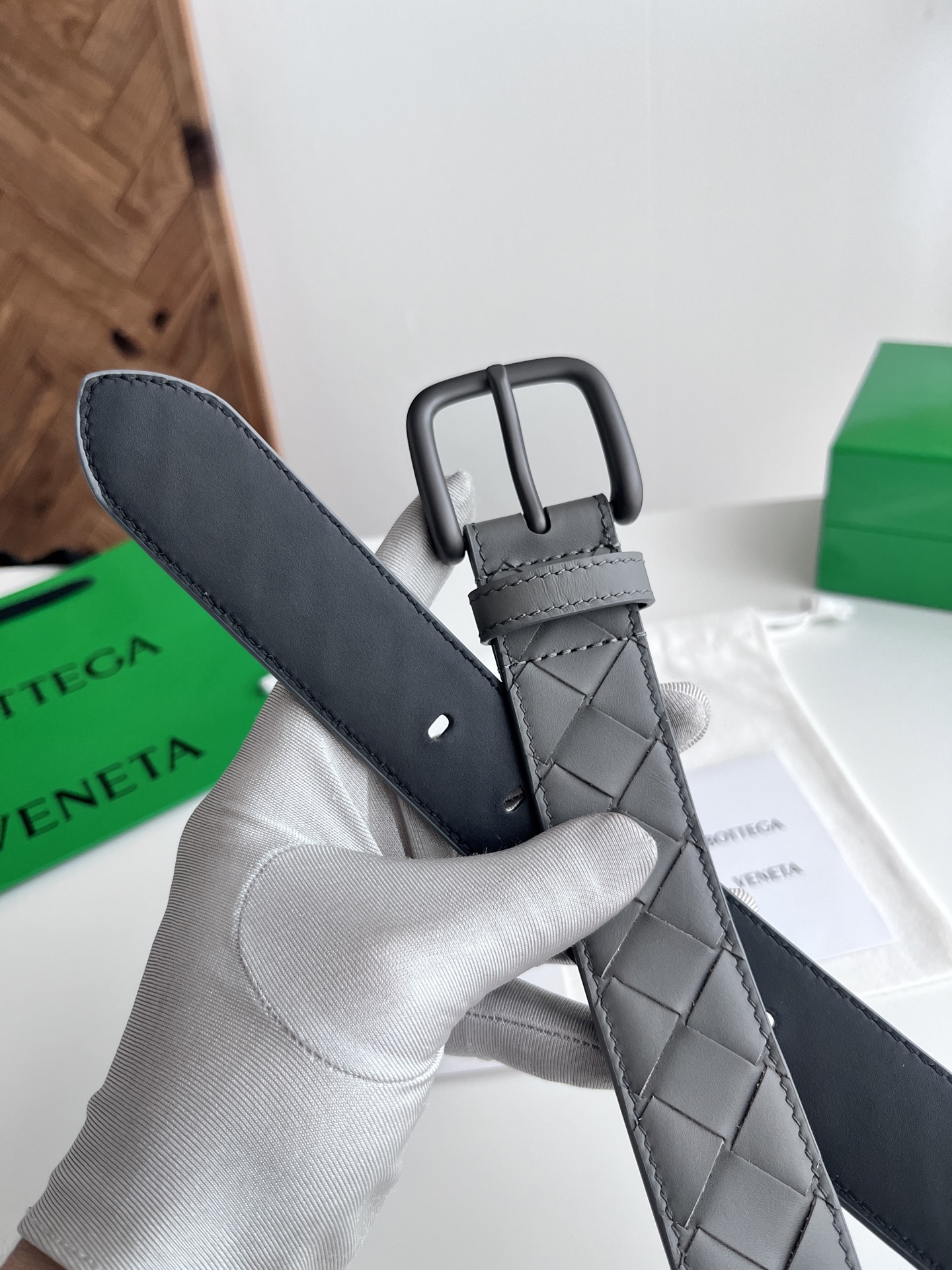 Bv 2025最新款男士编织腰带 纯手工intreccio大格子编织 双面意大利小牛皮搭配真空枪色针扣 