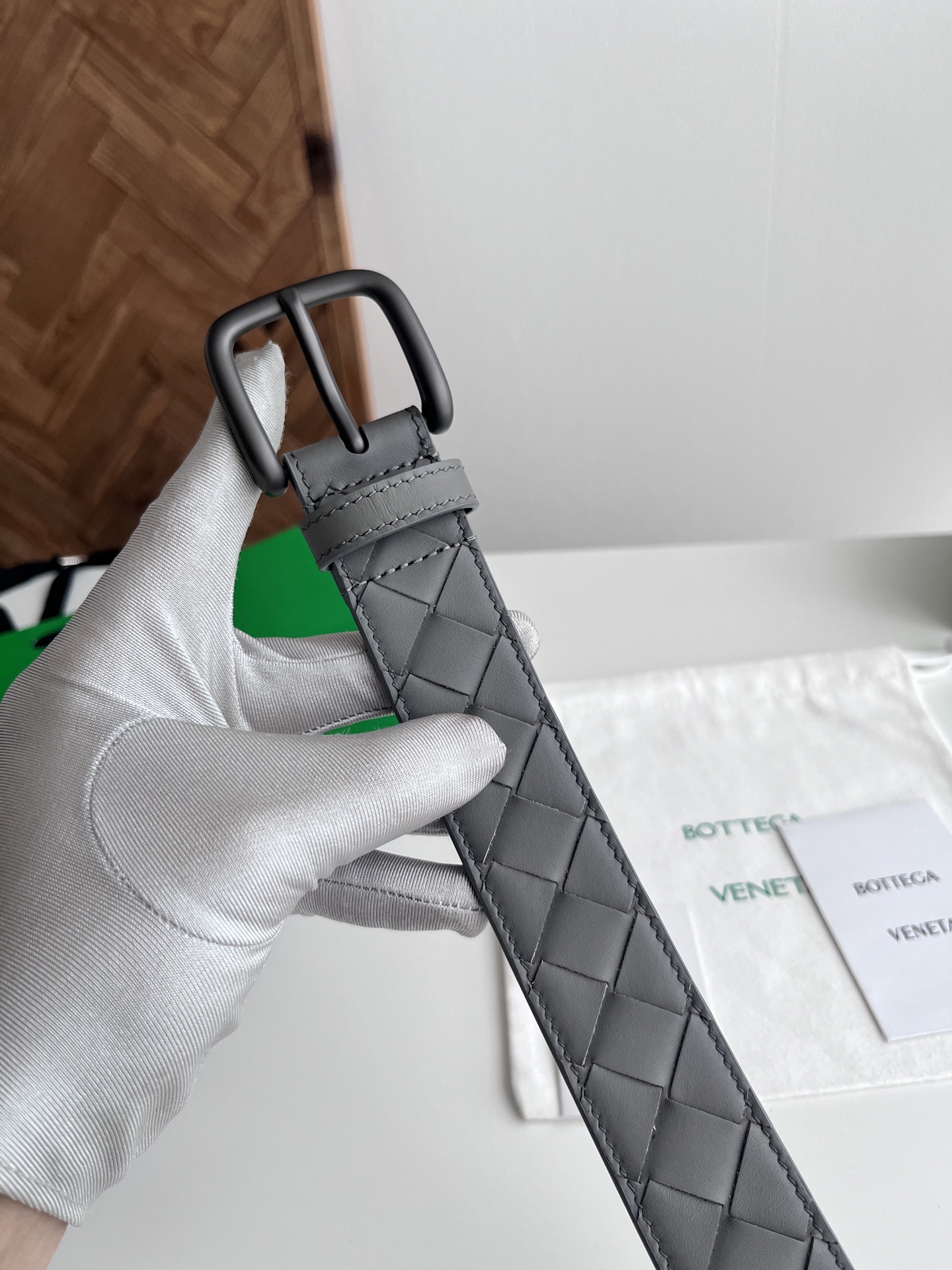 Bv 2025最新款男士编织腰带 纯手工intreccio大格子编织 双面意大利小牛皮搭配真空枪色针扣 