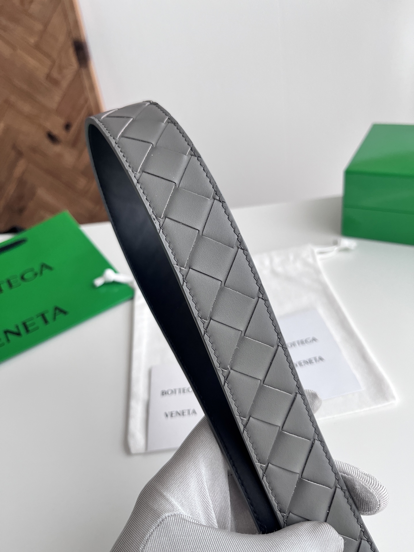 Bv 2025最新款男士编织腰带 纯手工intreccio大格子编织 双面意大利小牛皮搭配真空枪色针扣 