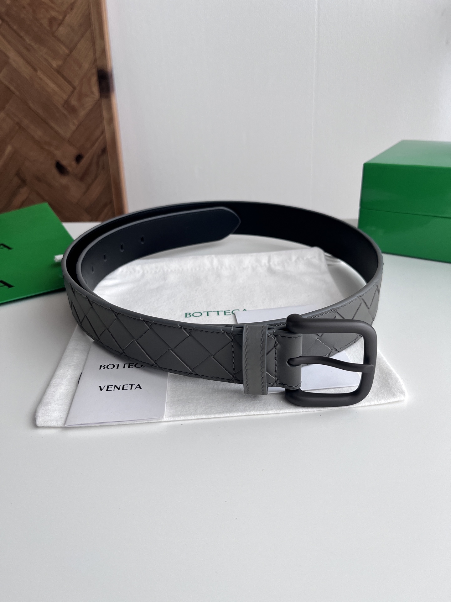 Bv 2025最新款男士编织腰带 纯手工intreccio大格子编织 双面意大利小牛皮搭配真空枪色针扣 