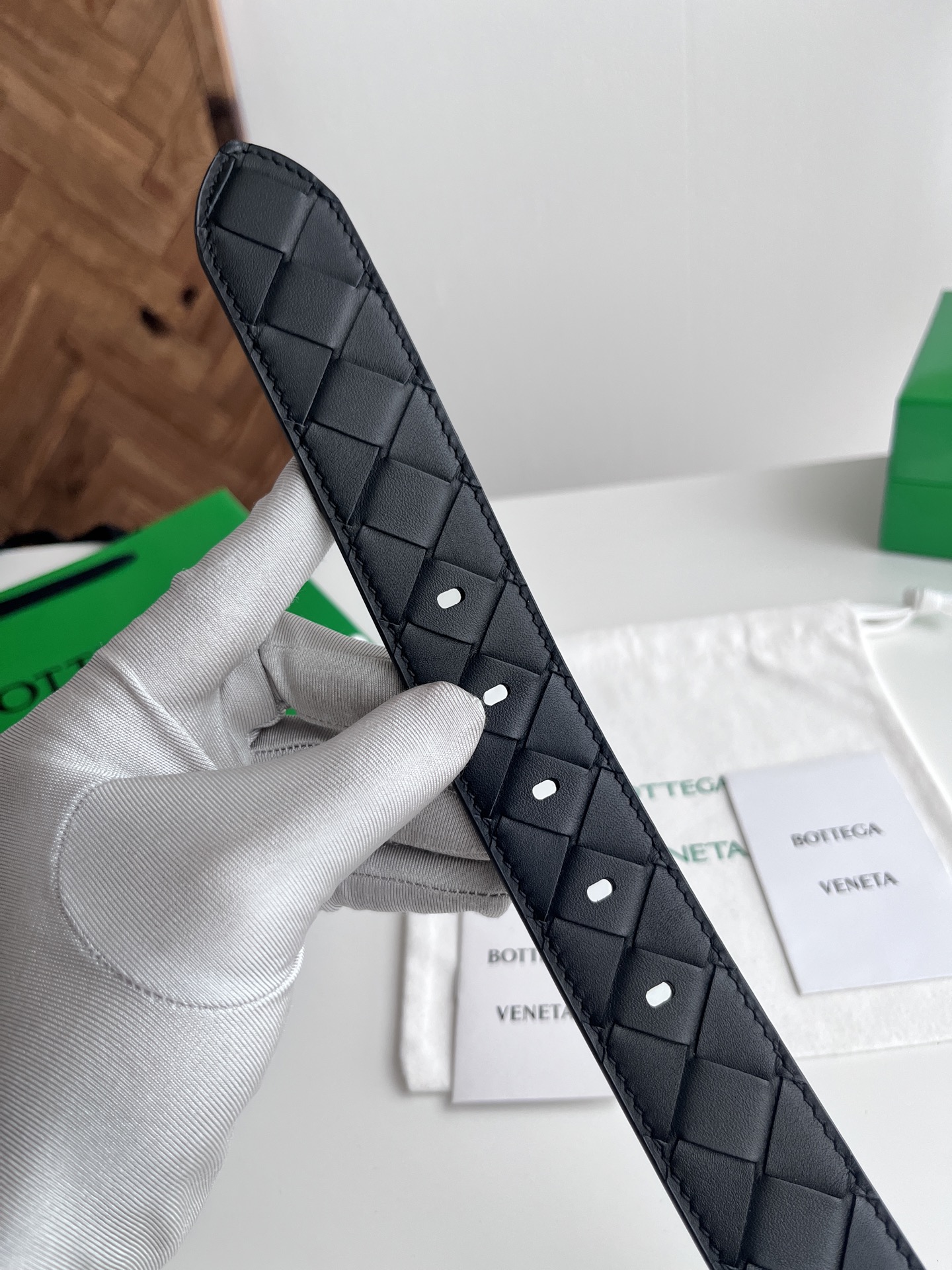 Bv 2025最新款男士编织腰带 纯手工intreccio大格子编织 双面意大利小牛皮搭配真空枪色针扣 