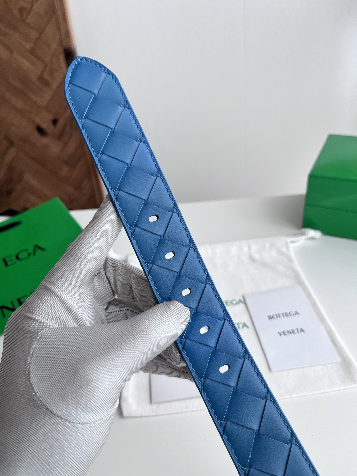 Bv 2025最新款男士编织腰带 纯手工intreccio大格子编织 双面意大利小牛皮搭配真空枪色针扣 