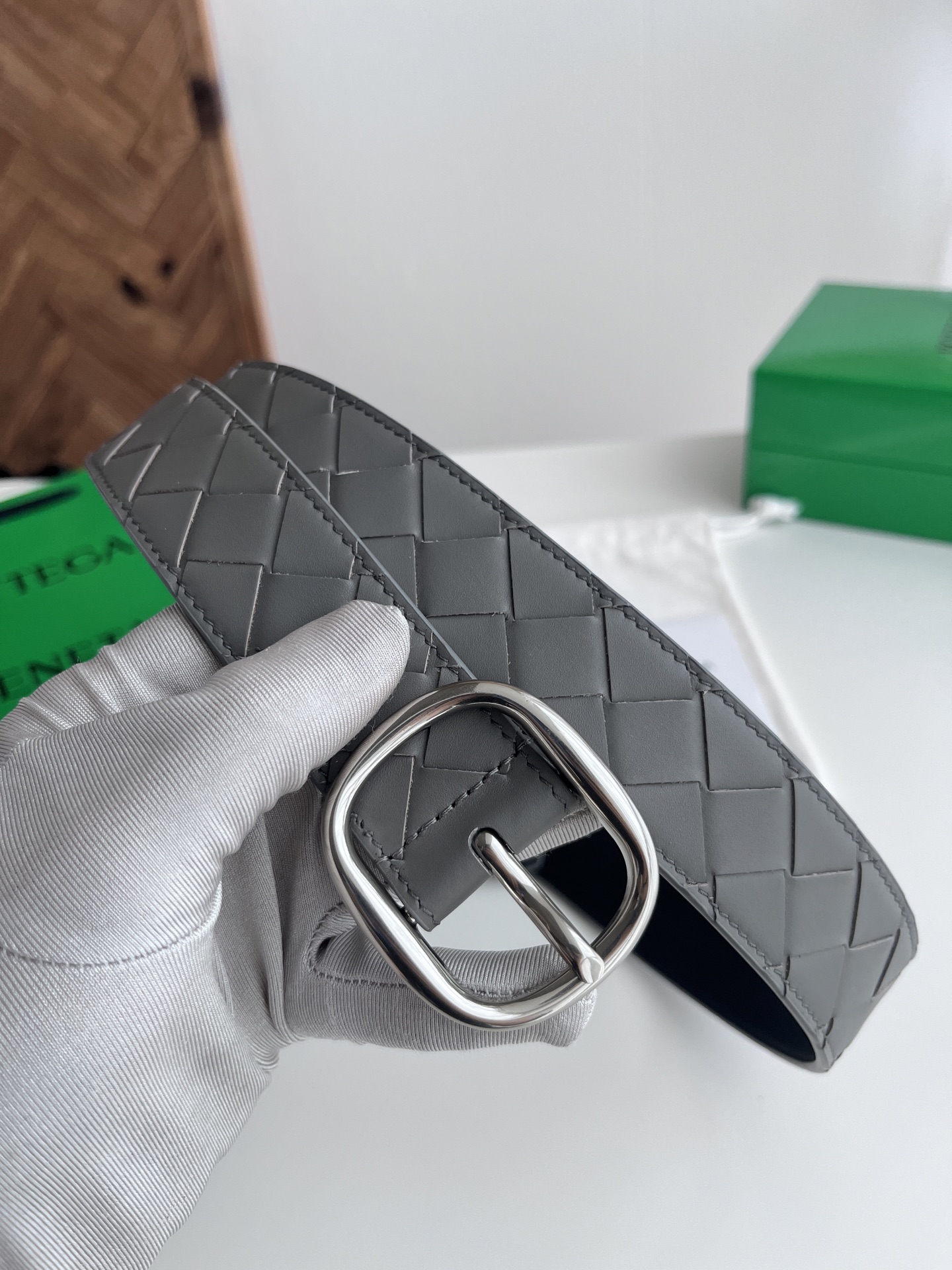 Bv 2025最新款男士编织腰带 纯手工intreccio大格子编织 双面意大利小牛皮搭配椭圆形微复古银