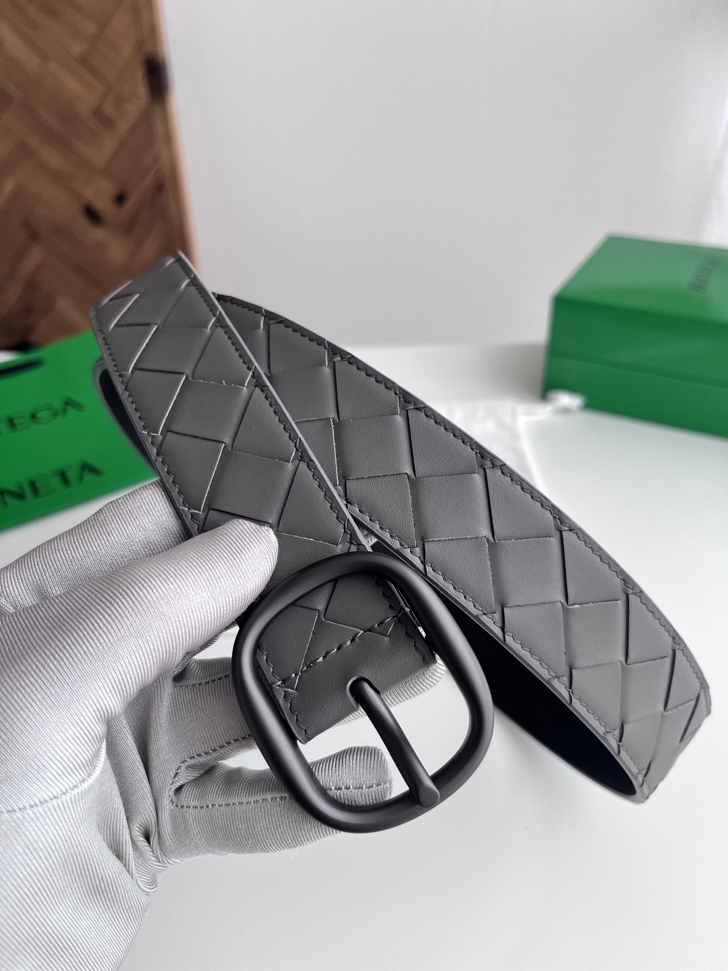 Bv 2025最新款男士编织腰带 纯手工intreccio大格子编织 双面意大利小牛皮搭配椭圆形真空枪色