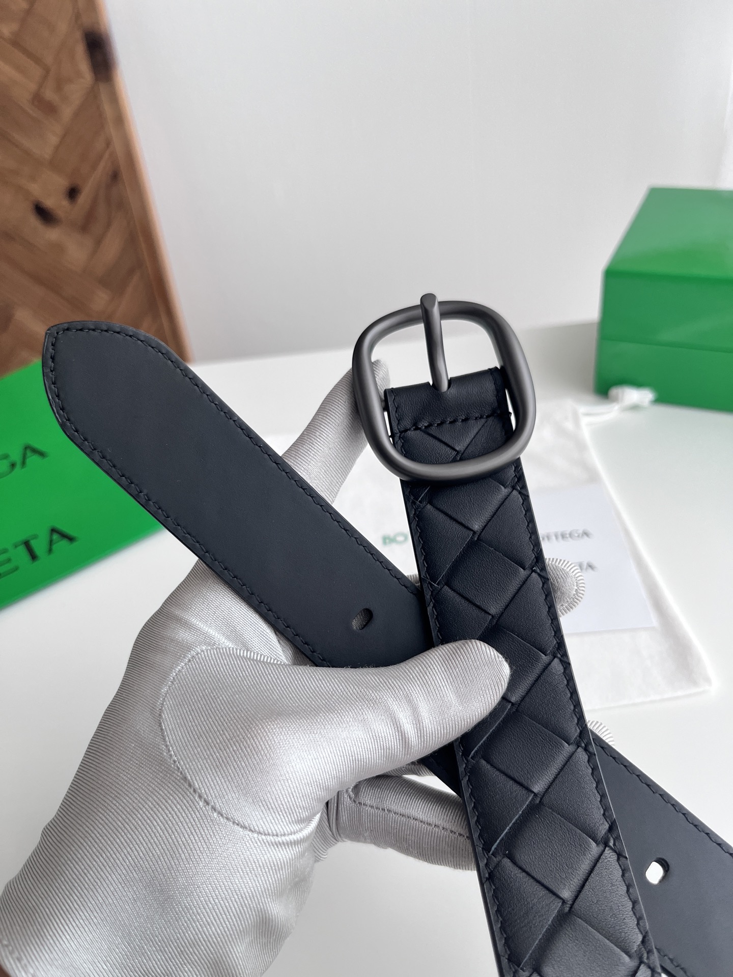 Bv 2025最新款男士编织腰带 纯手工intreccio大格子编织 双面意大利小牛皮搭配椭圆形真空枪色