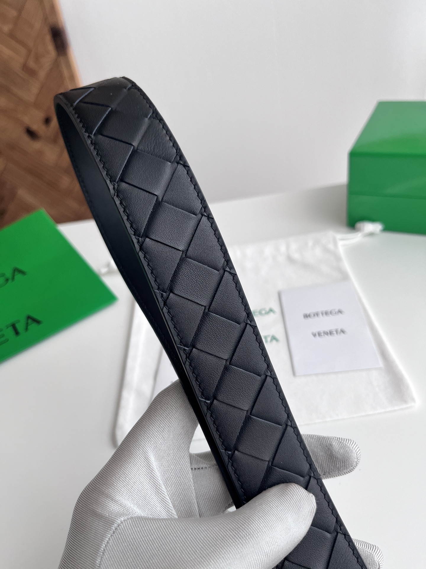 Bv 2025最新款男士编织腰带 纯手工intreccio大格子编织 双面意大利小牛皮搭配椭圆形真空枪色