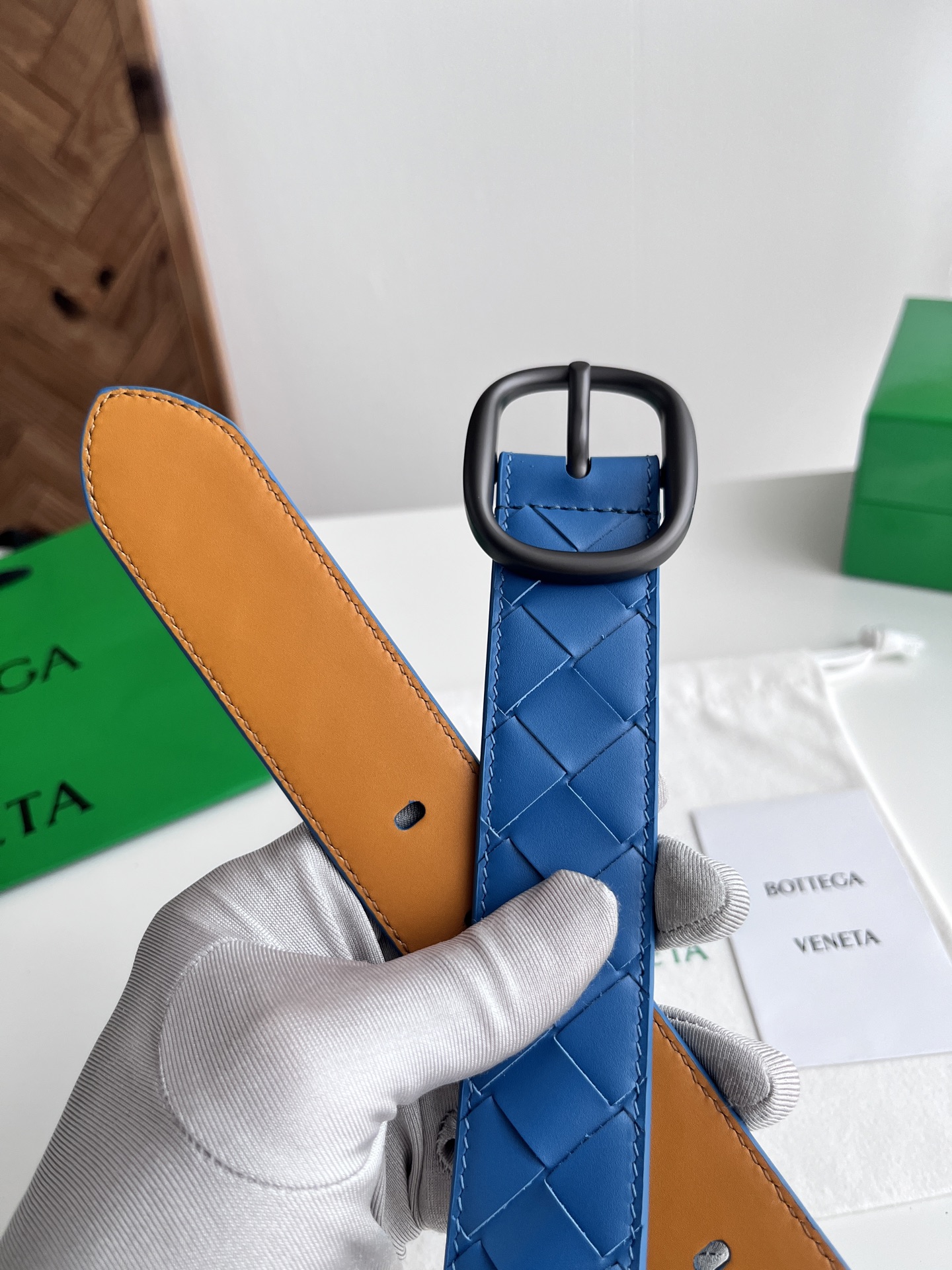 Bv 2025最新款男士编织腰带 纯手工intreccio大格子编织 双面意大利小牛皮搭配椭圆形真空枪色
