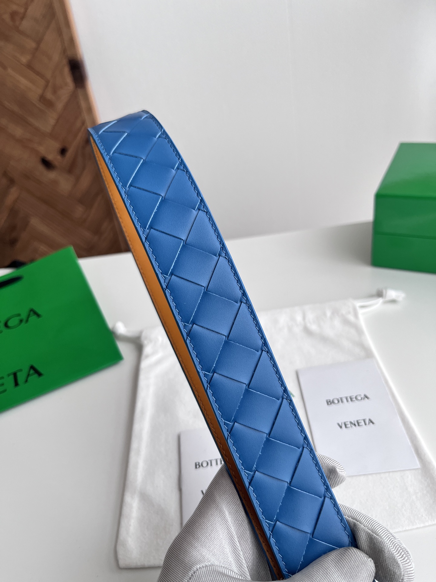 Bv 2025最新款男士编织腰带 纯手工intreccio大格子编织 双面意大利小牛皮搭配椭圆形真空枪色