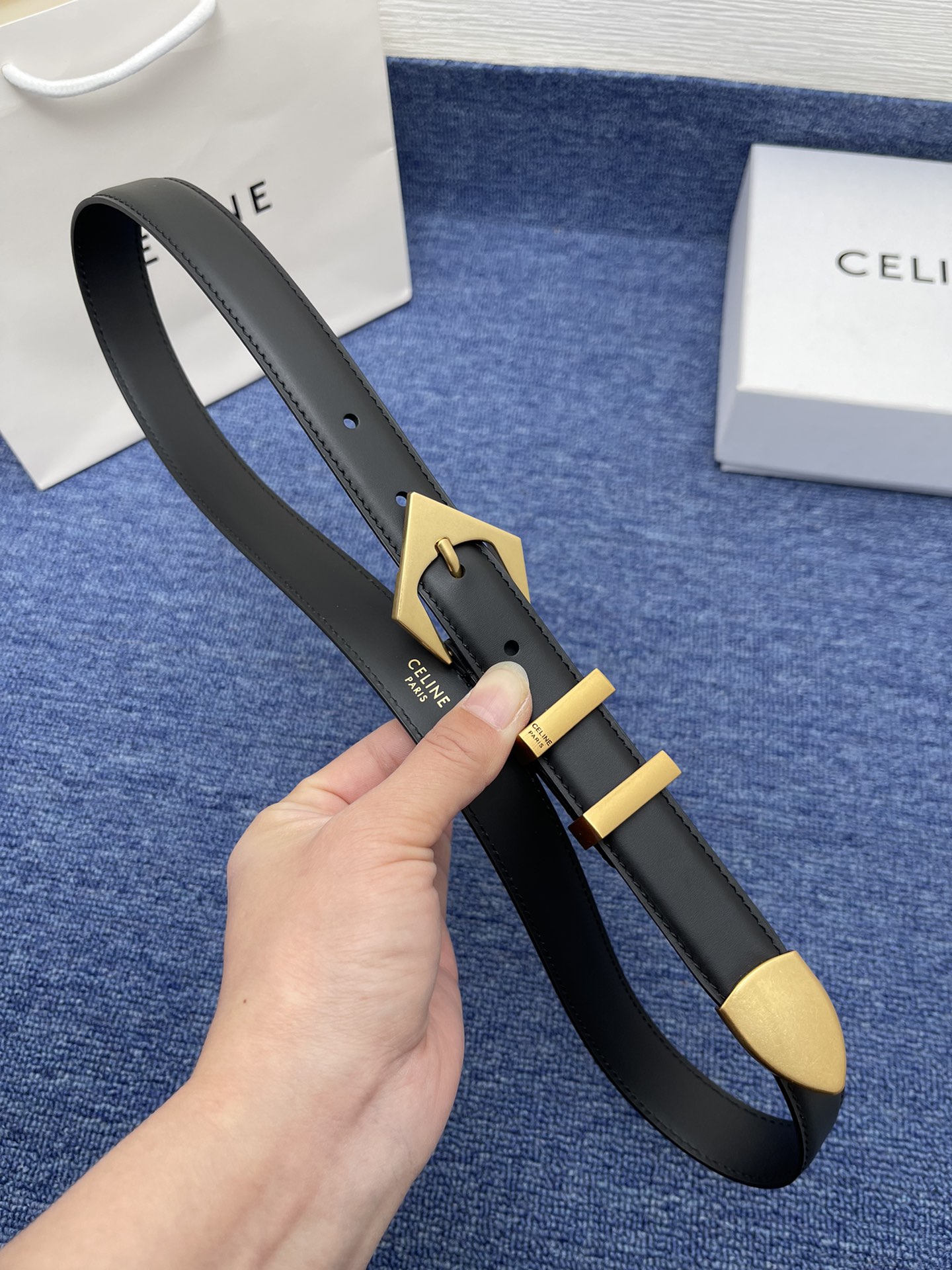 🔴 【品牌】赛琳女带 NO.550 2.5cm 🔴 【描述】双面原版皮不可调节式皮带，小牛皮材质，配有钯