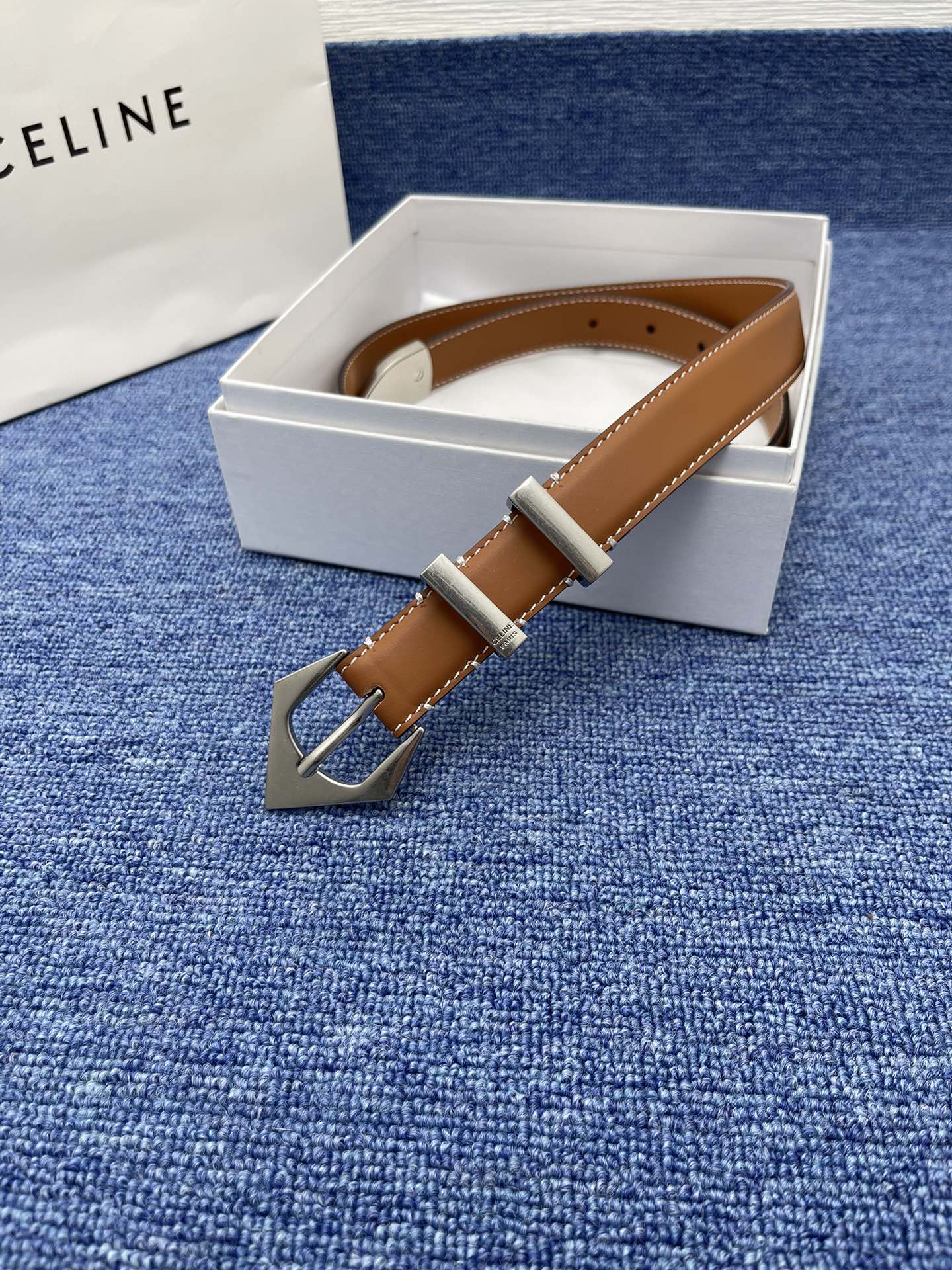 🔴 【品牌】赛琳女带 NO. 2.5cm 🔴 【描述】双面原版皮不可调节式皮带，小牛皮材质，配有钯金色和