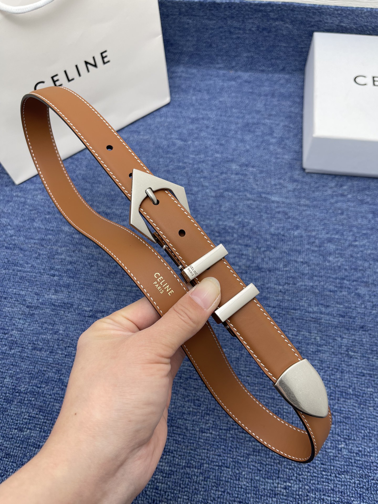 🔴 【品牌】赛琳女带 NO. 2.5cm 🔴 【描述】双面原版皮不可调节式皮带，小牛皮材质，配有钯金色和