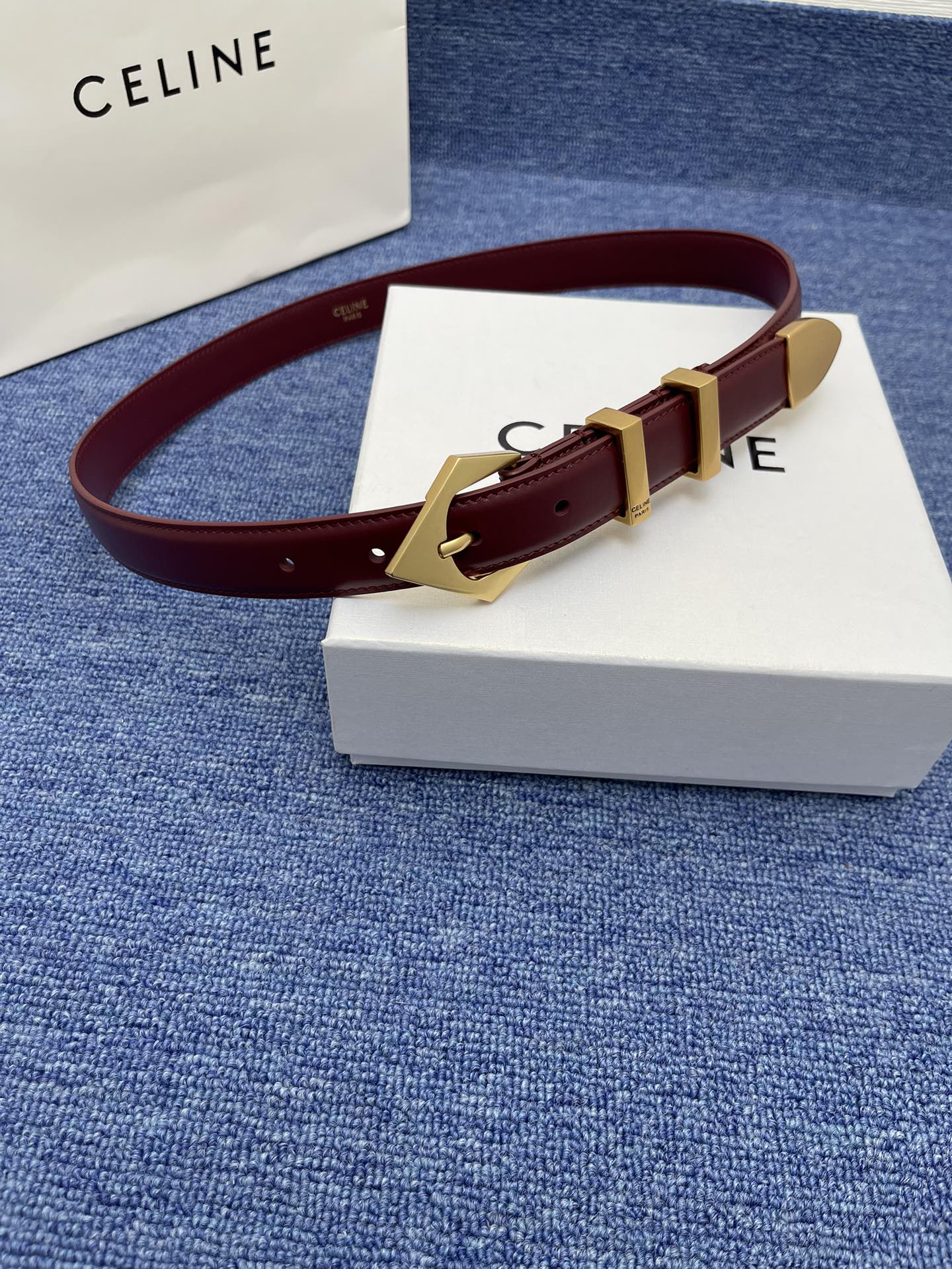 🔴 【品牌】赛琳女带 NO.2.5cm 🔴 【描述】双面原版皮不可调节式皮带，小牛皮材质，配有钯金色和银