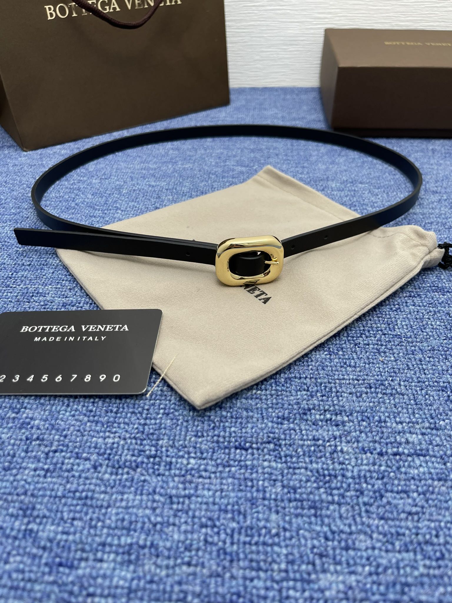 “High-Quality Double-Sided Leather Belt with Monogram for Ms. BV, 2024 French-Made Options” - 图片 1