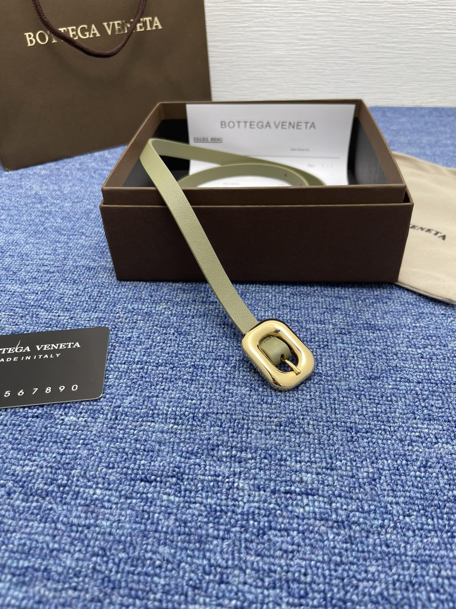 “Premium Double-Sided Leather Belt with Monogram for Ms. BV – French-Made Quality” - 图片 5