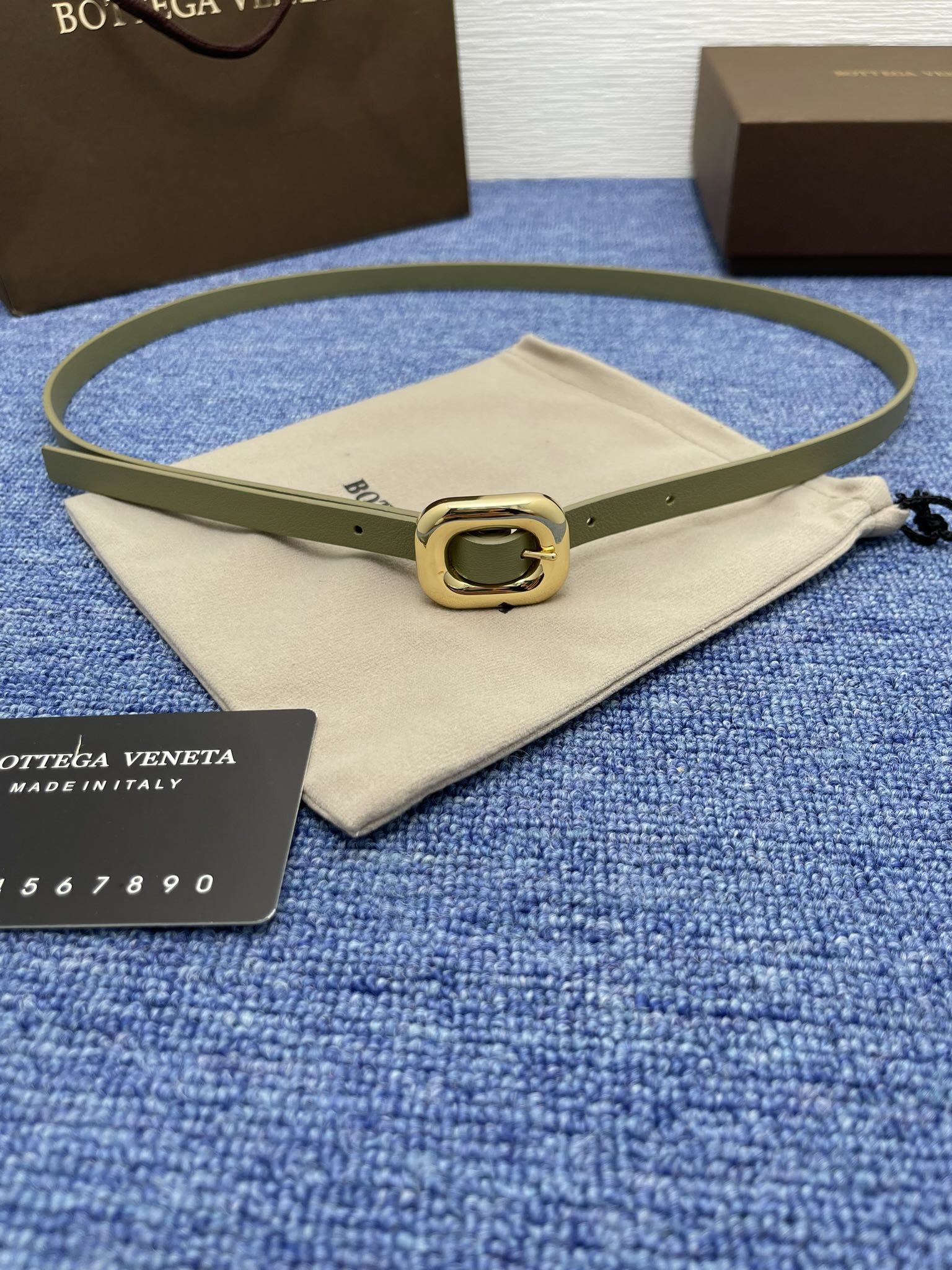 “Premium Double-Sided Leather Belt with Monogram for Ms. BV – French-Made Quality” - 图片 1