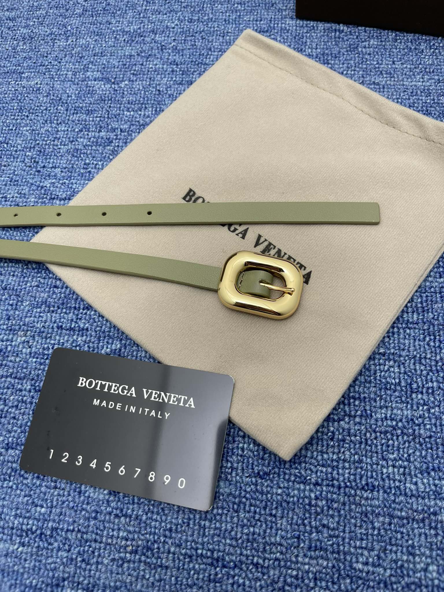 “Premium Double-Sided Leather Belt with Monogram for Ms. BV – French-Made Quality” - 图片 6