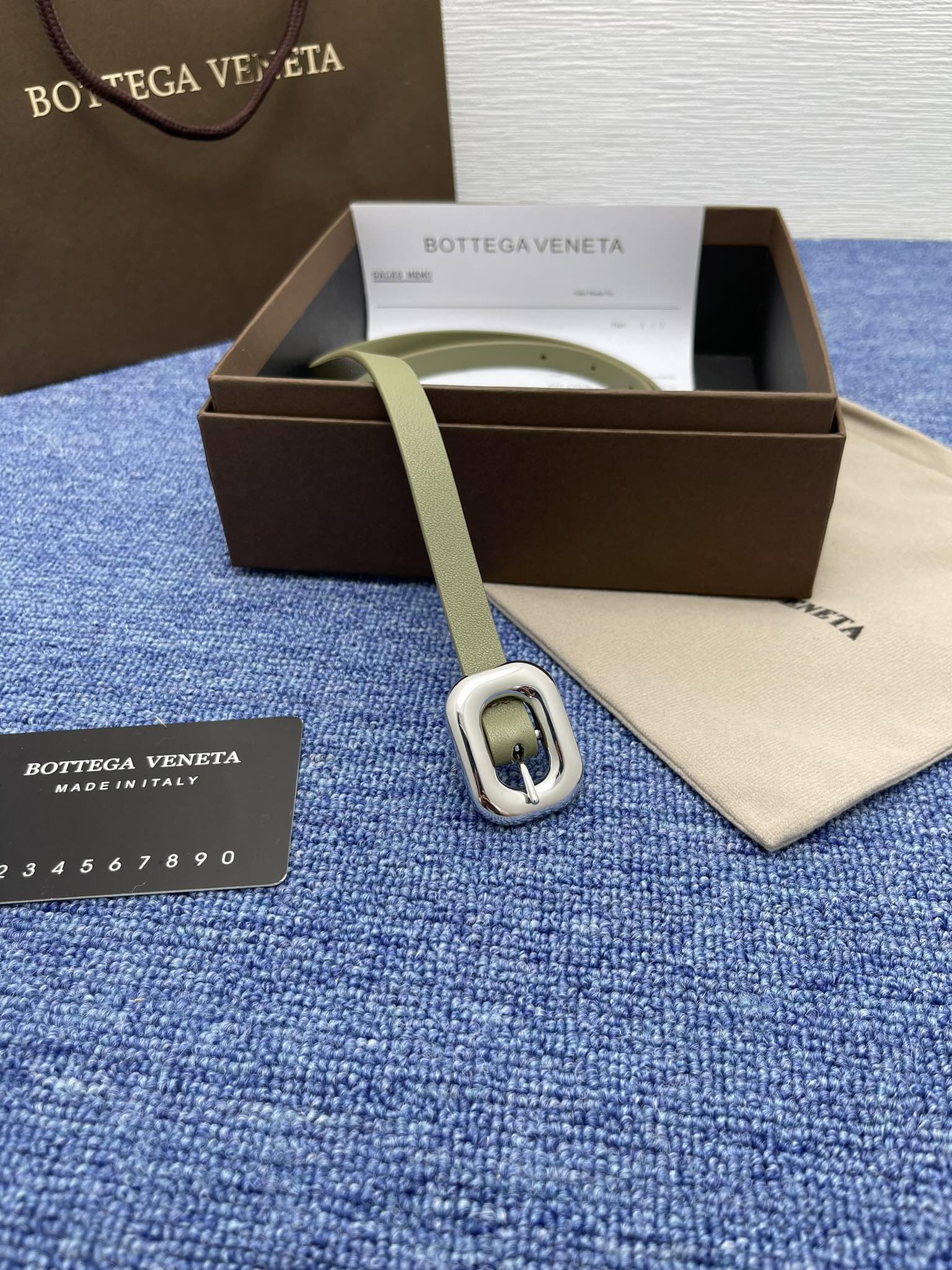 High-Quality Original Leather Belt with Monogram Lining for Ms. BV – French-Made 2024 Collection - 图片 5