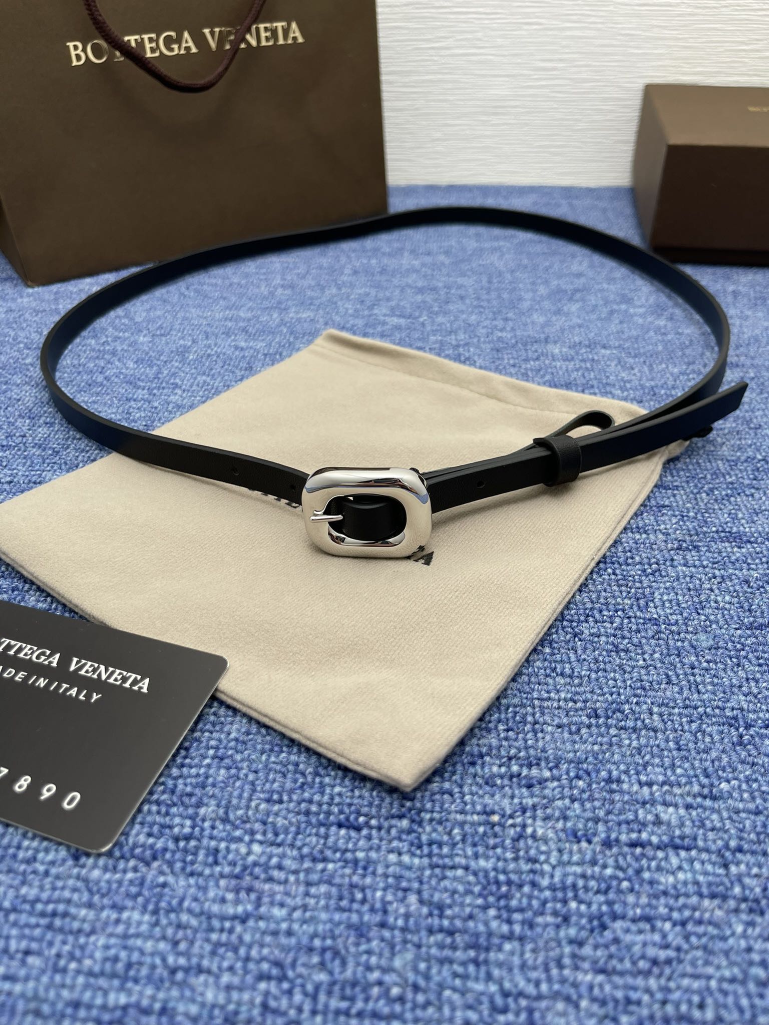 “High-Quality French-Made Leather Belt with Monogram for Ms. BV, 2024 Collection” - 图片 1