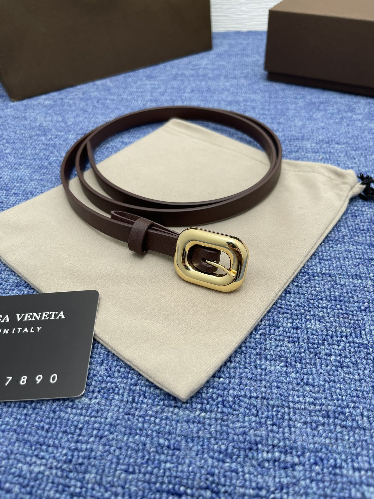 “High-Quality Double-Sided Leather Belt with Monogram for Ms. BV, 2024 French-Made Options” - 图片 4