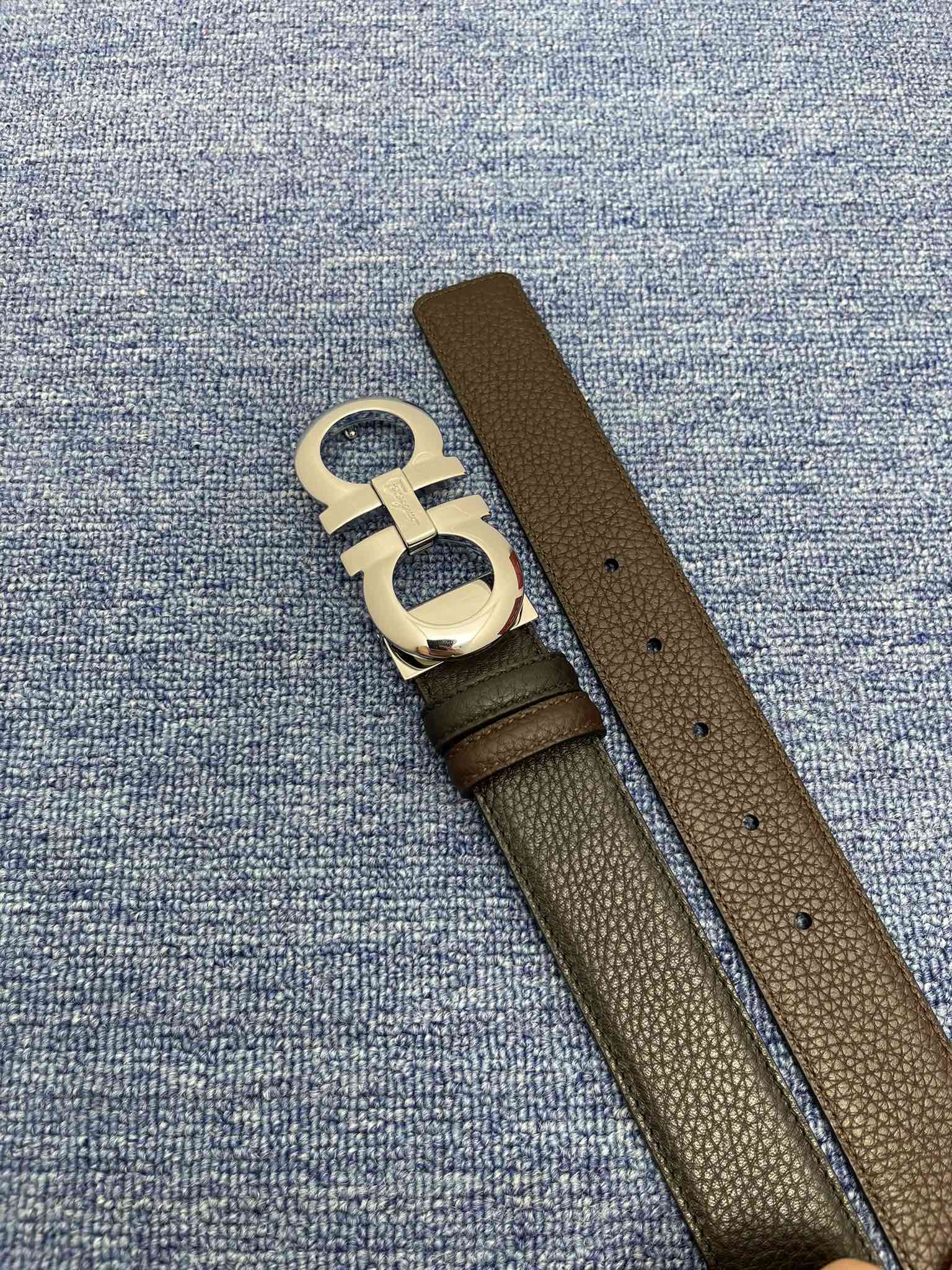 品牌：【菲拉格慕】：原单面头层牛皮荔枝纹带身，双面可用，搭配原单扣，长短可自行裁剪，原产皮料定制，专柜宽