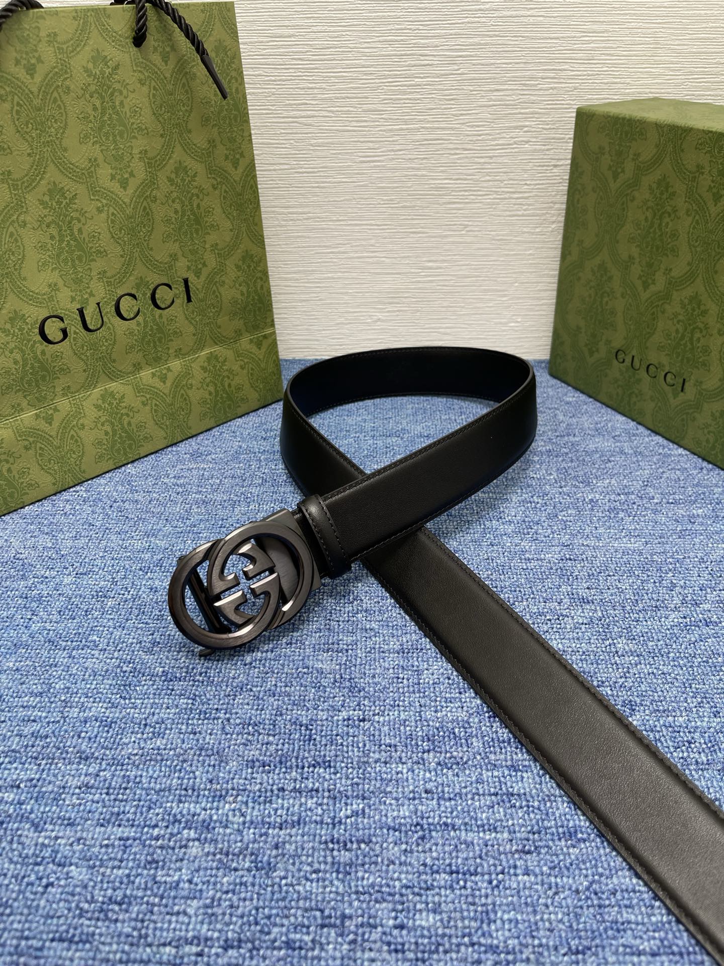 【古奇】 Gucci新款小牛皮，手感细腻柔软，搭配纯钢自动精品扣，男士必备！宽度：3.8cm