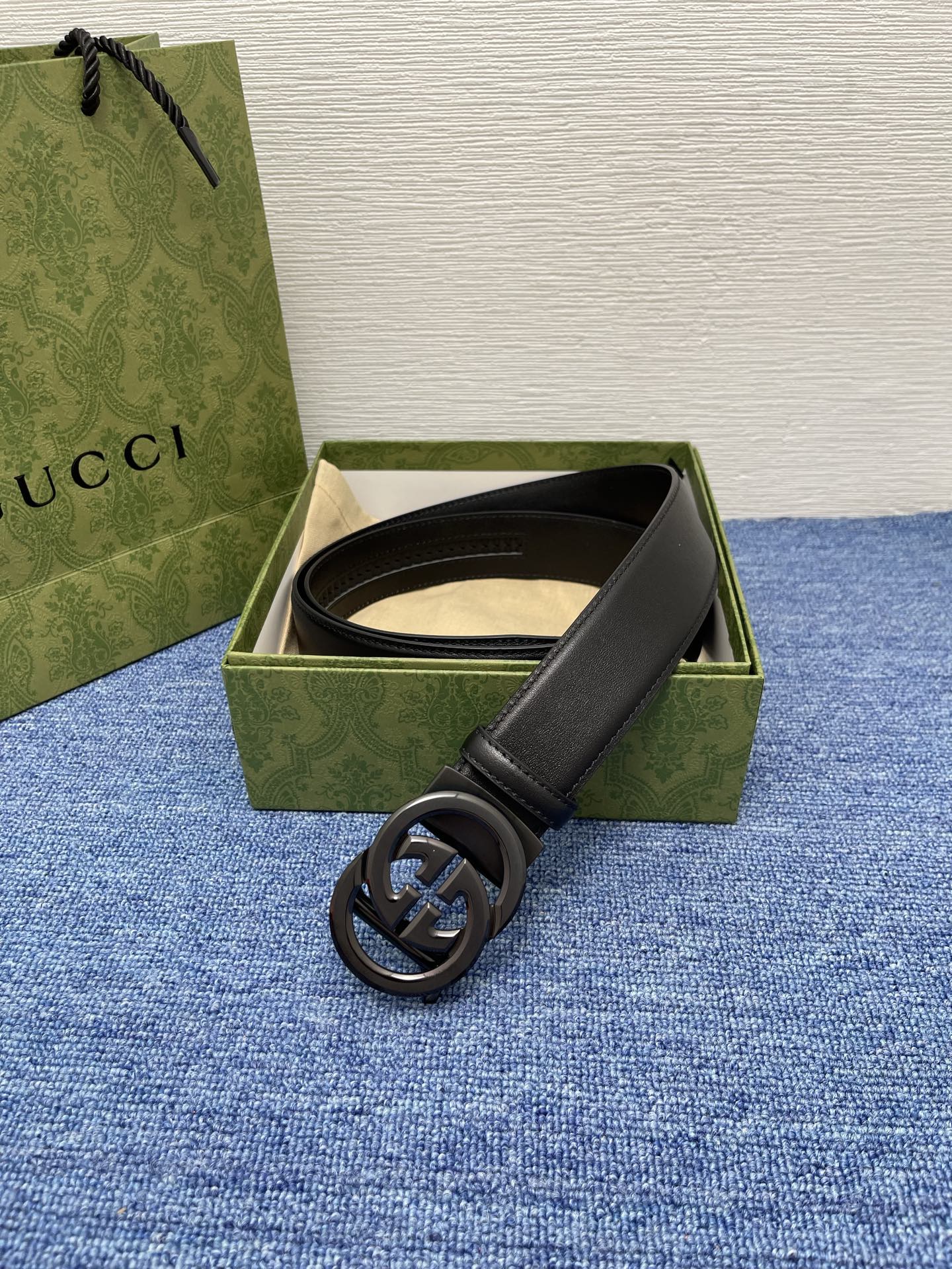【古奇】 Gucci新款小牛皮，手感细腻柔软，搭配纯钢自动精品扣，男士必备！宽度：3.8cm