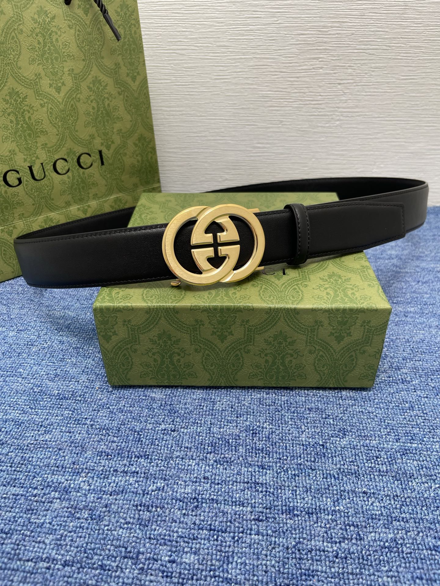 【古奇】 Gucci新款小牛皮，手感细腻柔软，搭配纯钢自动精品扣，男士必备！宽度：3.8cm