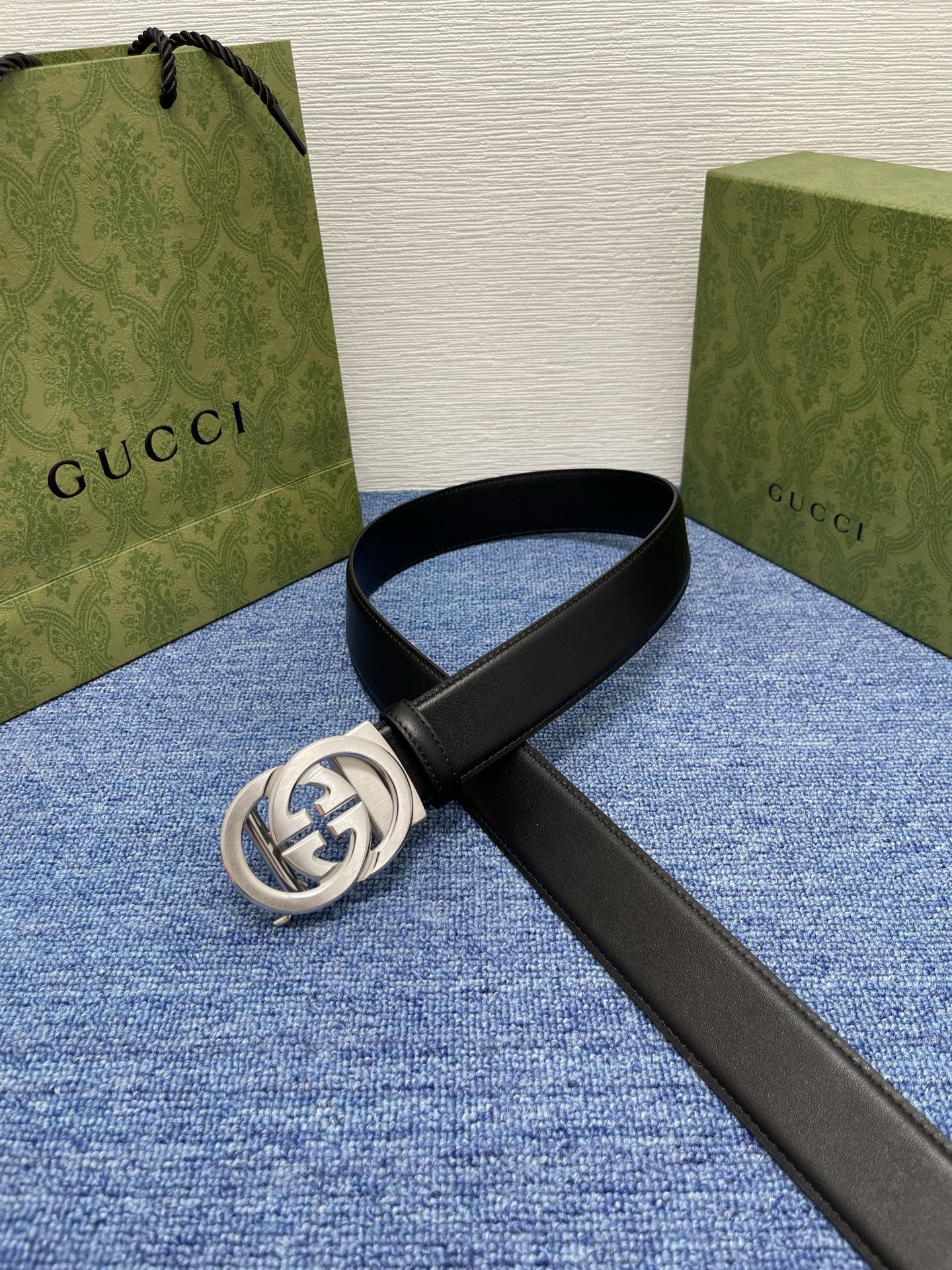 【古奇】 Gucci新款小牛皮，手感细腻柔软，搭配纯钢自动精品扣，男士必备！宽度：3.8cm