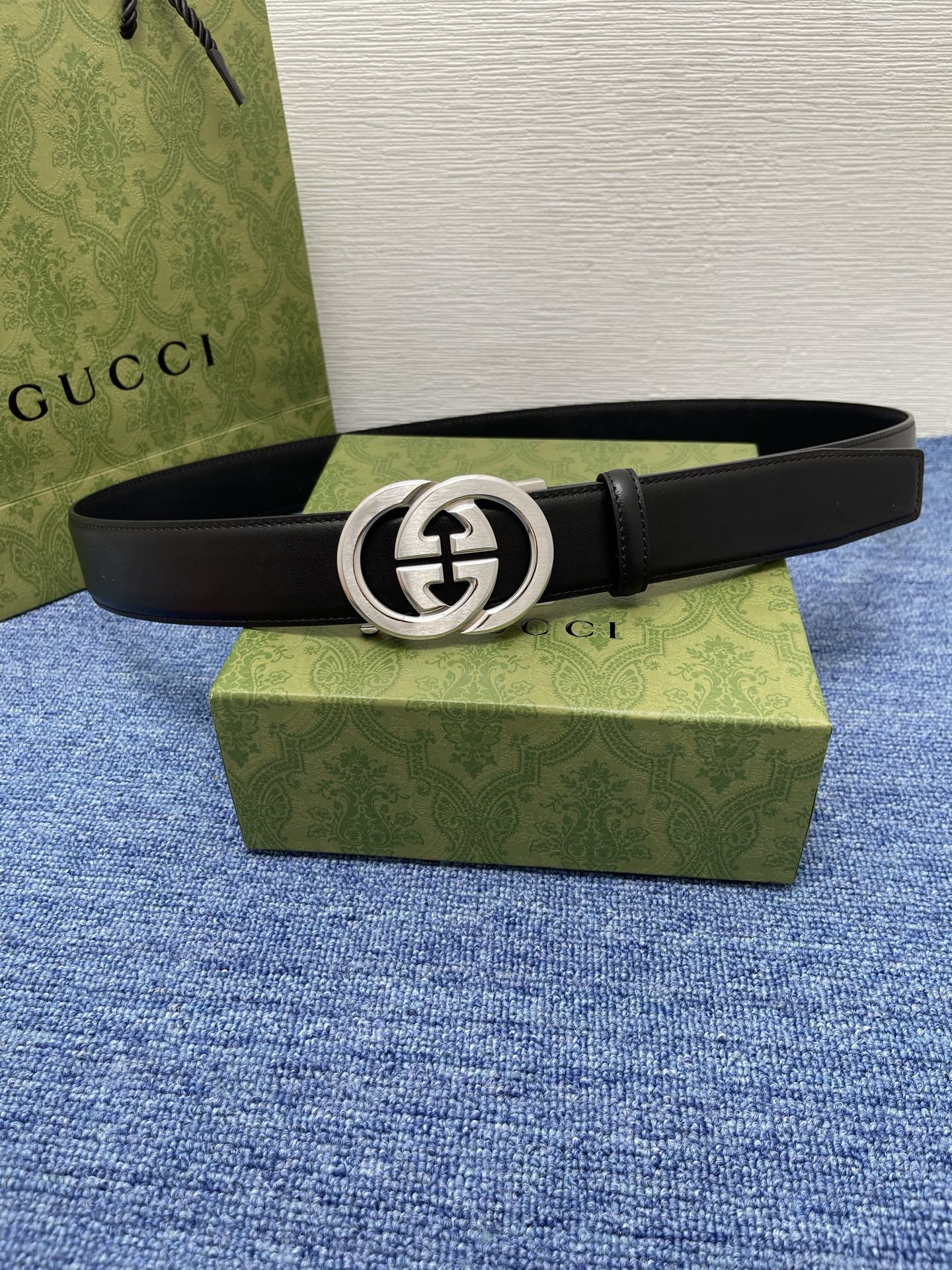 【古奇】 Gucci新款小牛皮，手感细腻柔软，搭配纯钢自动精品扣，男士必备！宽度：3.8cm