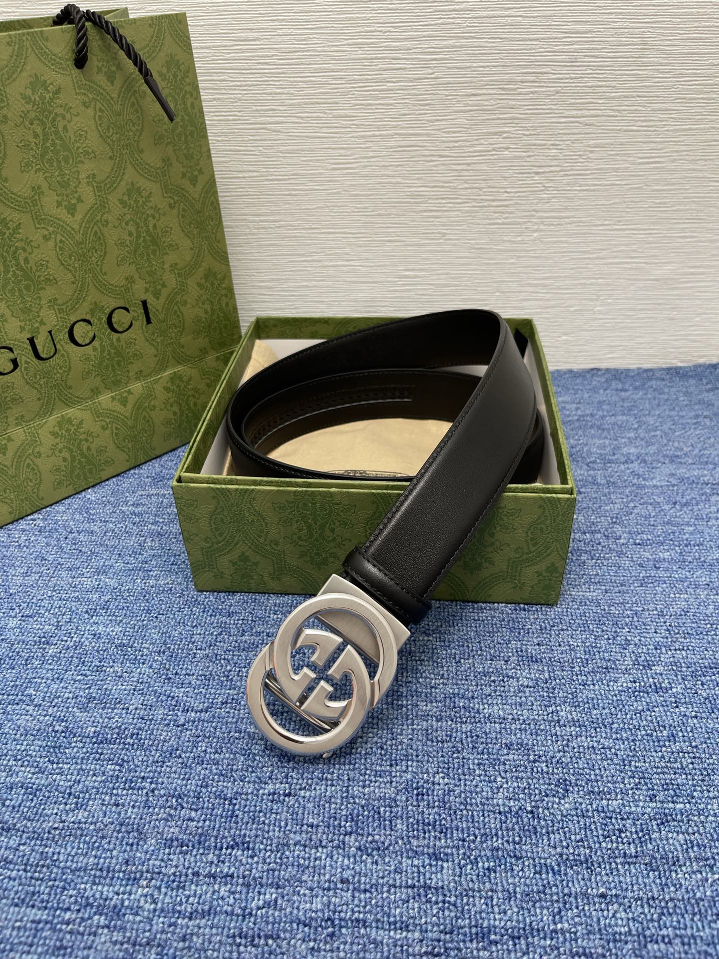 【古奇】 Gucci新款小牛皮，手感细腻柔软，搭配纯钢自动精品扣，男士必备！宽度：3.8cm