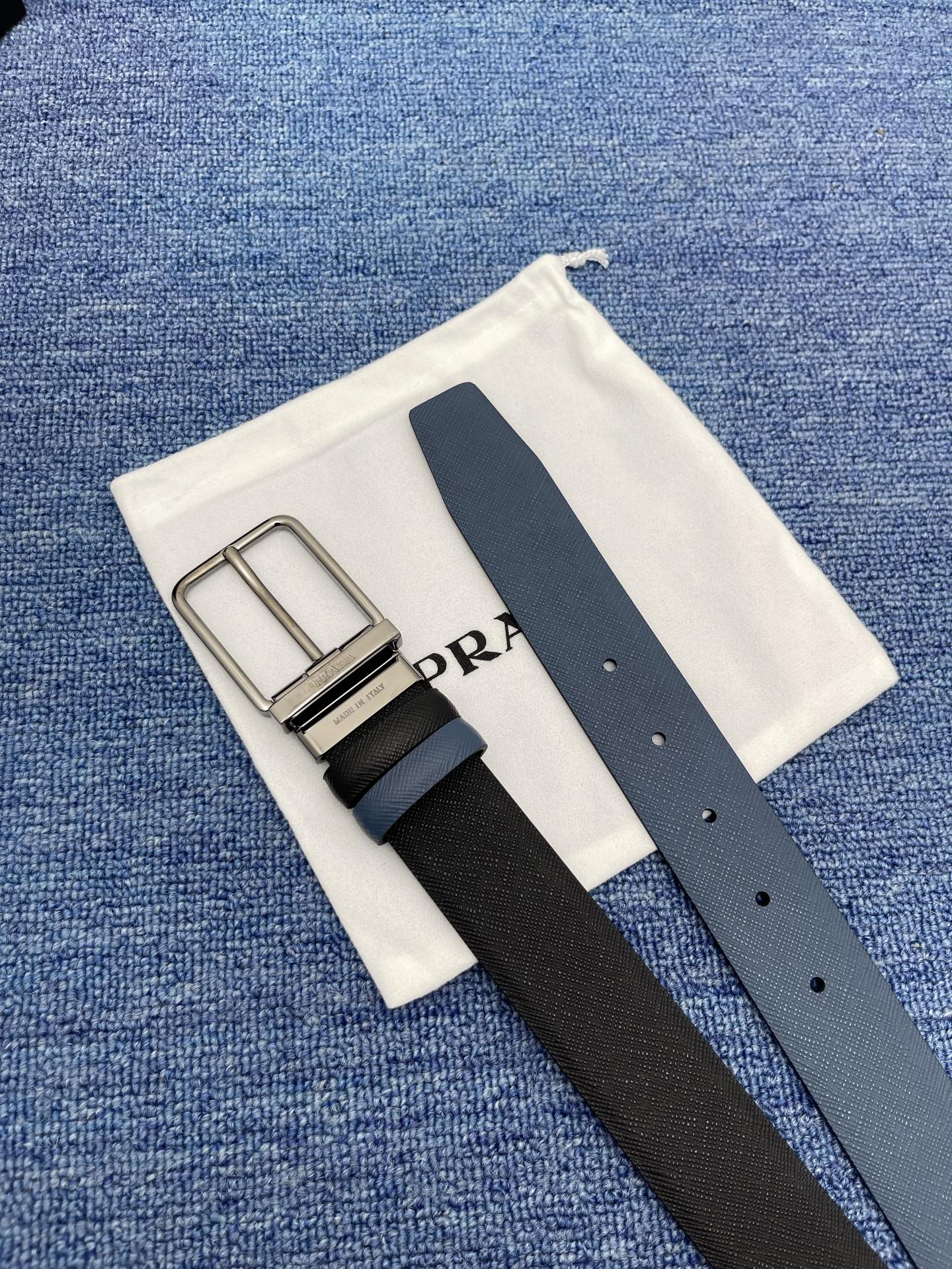 PRADA （普拉达）专柜同款 男士休闲双面用腰带 宽3.4cm 采用光滑双面头层小牛皮 采用简约外形设