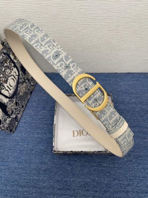 Dior 30 Montaigne Reversible Belt, Smooth Calfskin & Blue Dior Oblique, 35 MM 1 Dior 30 Montaigne Reversible Belt, Smooth Calfskin & Blue Dior Oblique, 35 MM
