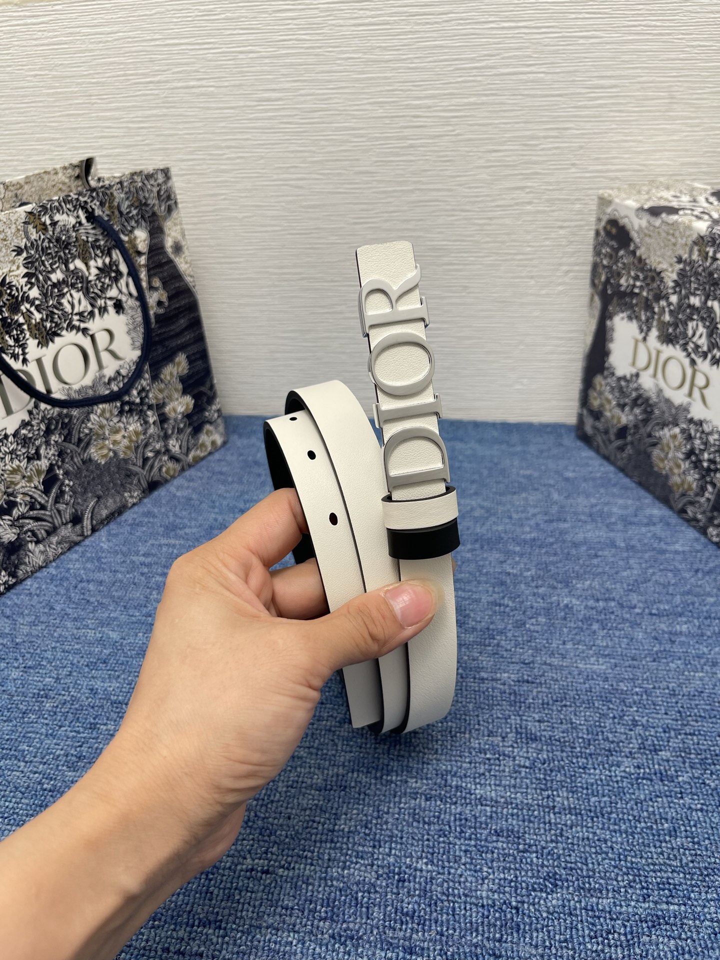 Dior D-Dream 20mm Belt in White Smooth Calfskin with Gold Finish Metal Buckle 3 i1749126131609 7108 0 1