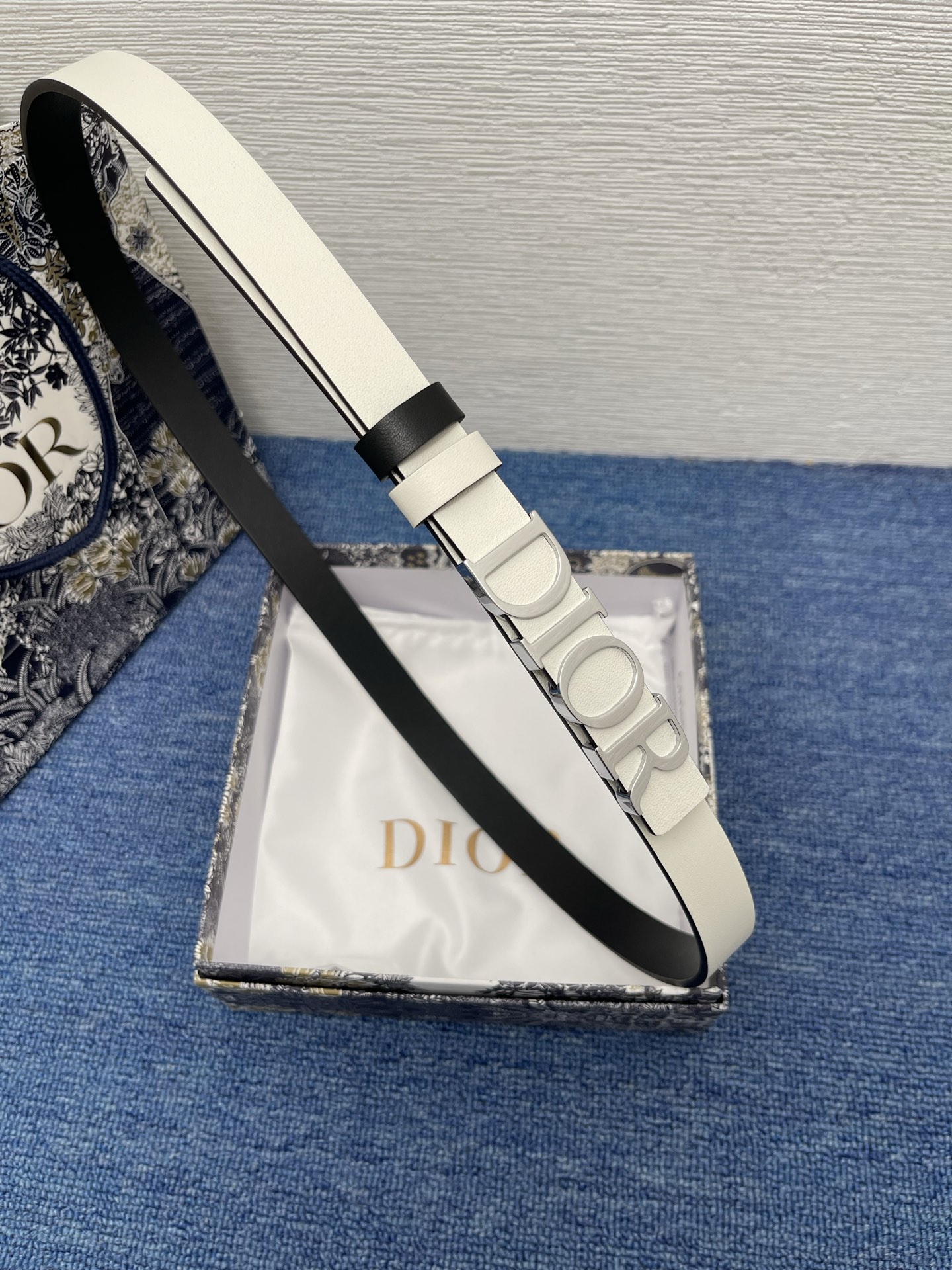 Dior D-Dream 20mm Belt in White Smooth Calfskin with Gold Finish Metal Buckle 4 i1749126134305 7892 0 2