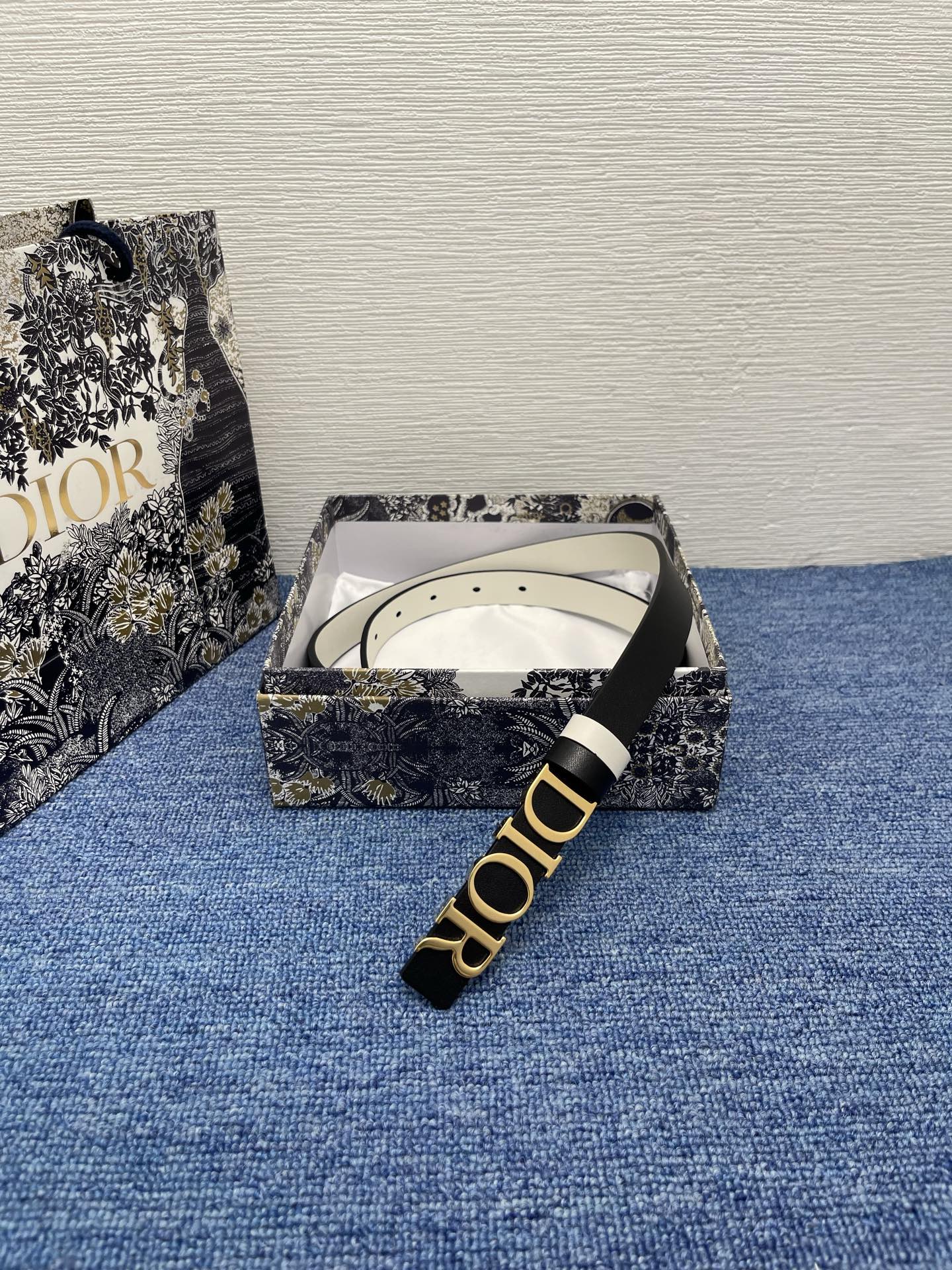 Dior D-Dream Belt - 20mm Black Smooth Calfskin with Gold Finish Metal Buckle 3 i1749126249331 6082 0 2