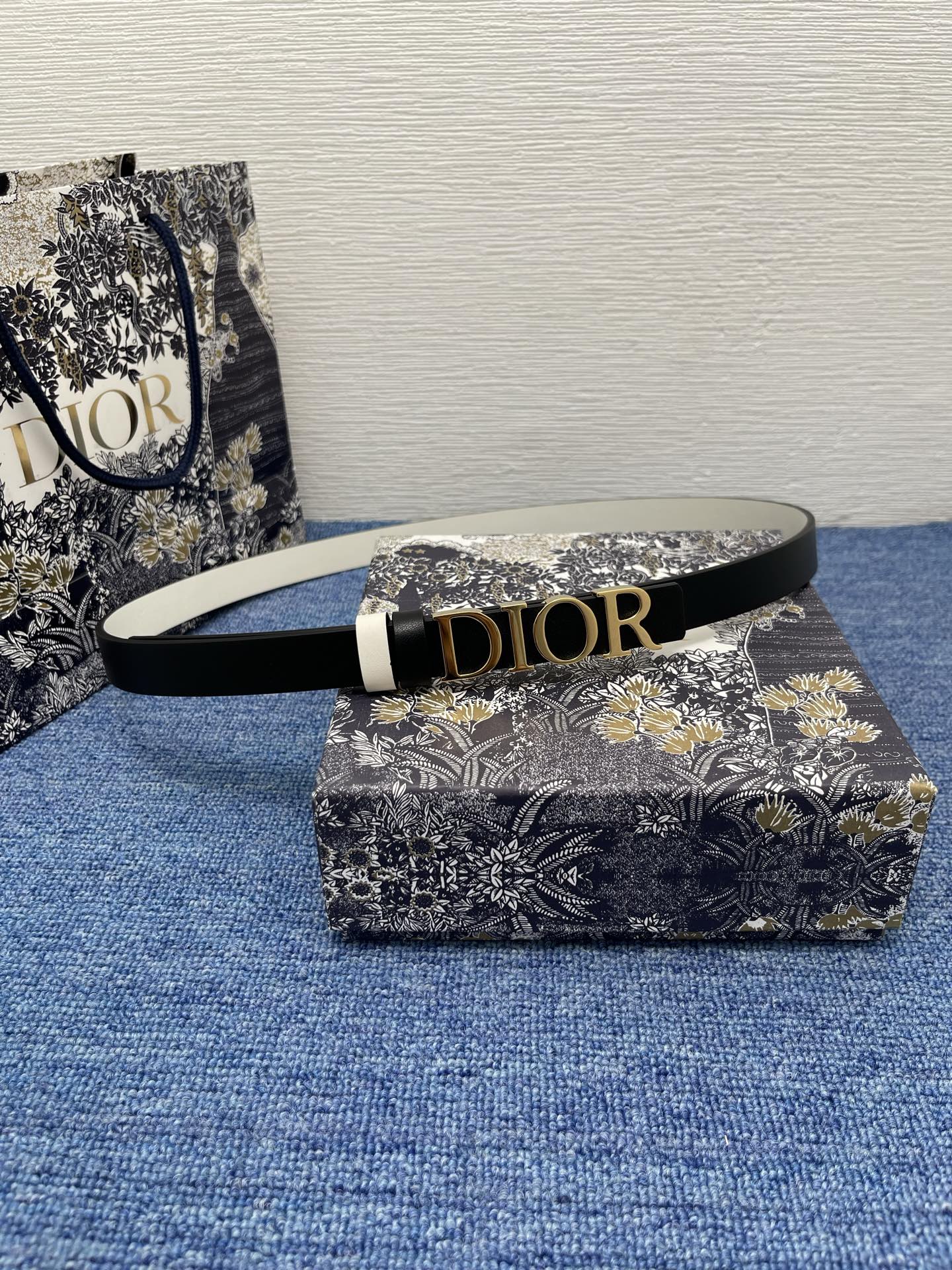 Dior D-Dream Belt - 20mm Black Smooth Calfskin with Gold Finish Metal Buckle 2 i1749126249336 8221 0 1