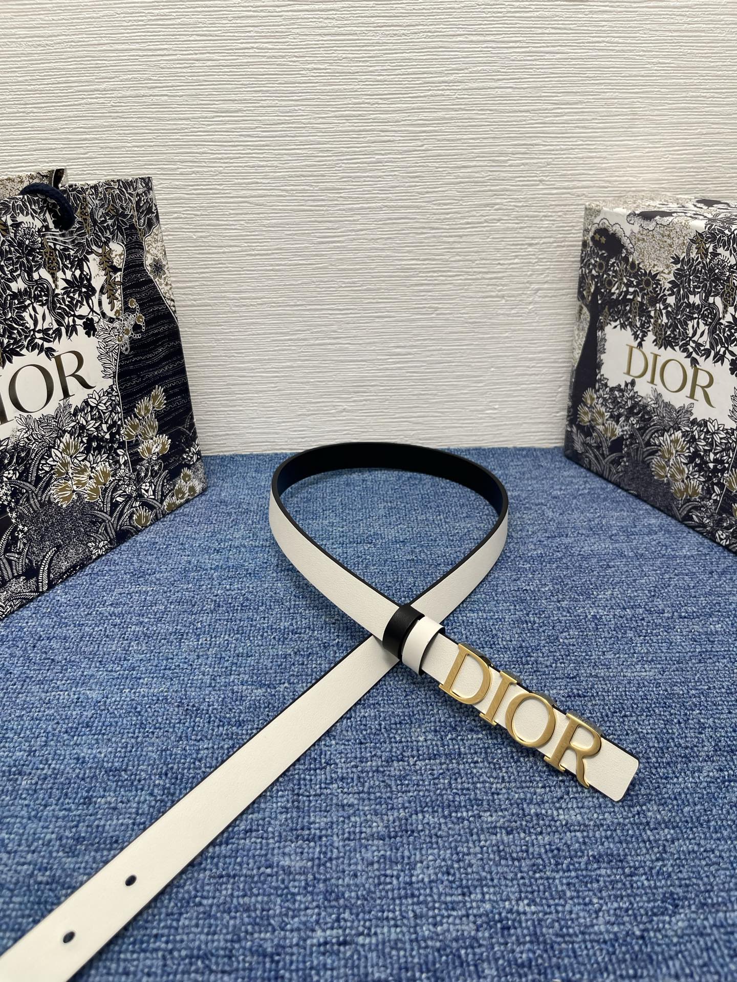 Dior D-Dream Belt, 20 mm, White Smooth Calfskin with Gold-Finish Metal Buckle 4 i1749126272586 4704 0 2