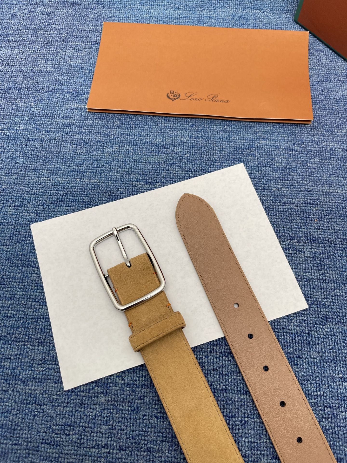 品牌：Loro Piana（诺悠翩雅）正品尺寸经典男士休闲腰带，柔软alsavel制成，镀钯金属扣带有L