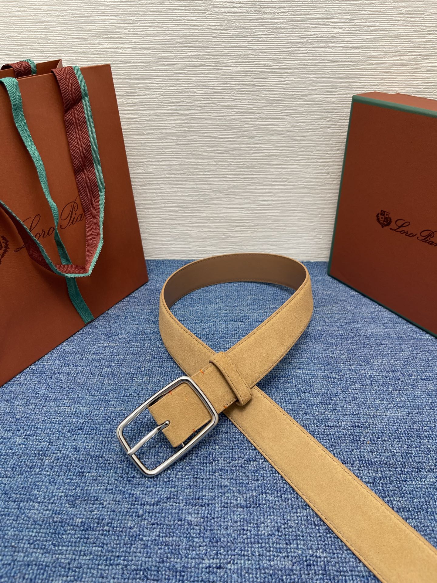 品牌：Loro Piana（诺悠翩雅）正品尺寸经典男士休闲腰带，柔软alsavel制成，镀钯金属扣带有L