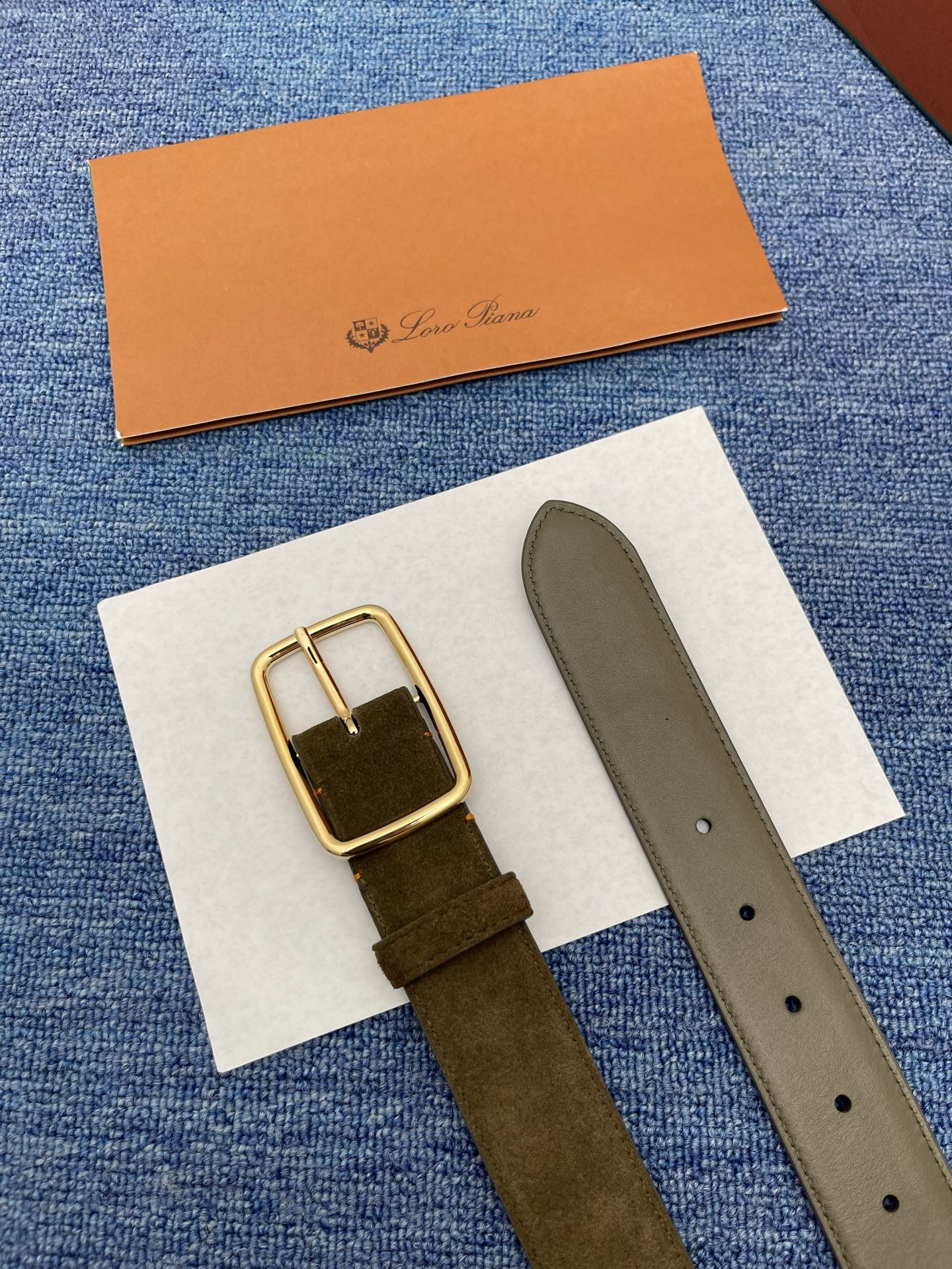品牌：Loro Piana（诺悠翩雅）正品尺寸经典男士休闲腰带，柔软alsavel制成，镀钯金属扣带有L